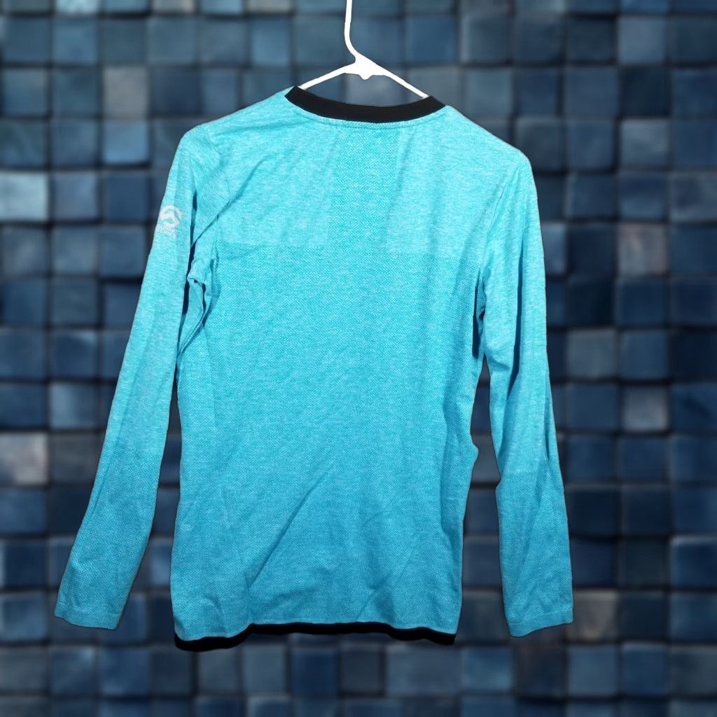 The North Face The North Face Shirt Womens Medium Blue L1 Summit Series Lightweight Long Sleeve Size M / US 6-8 / IT 42-44 - 1 Thumbnail