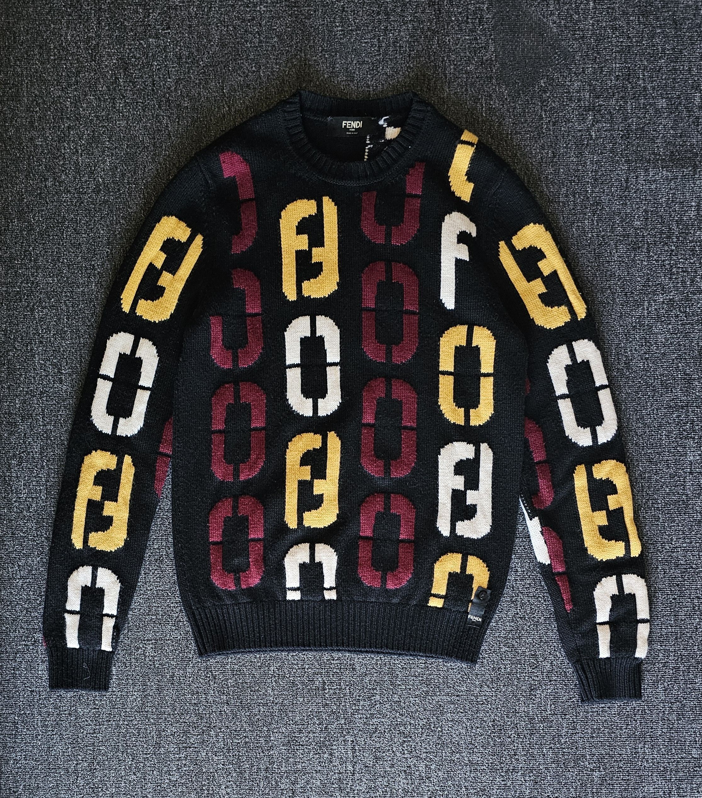 Fendi Fendi Men's Wool Sweater Size 48 Size US M / EU 48-50 / 2 - 1 Thumbnail