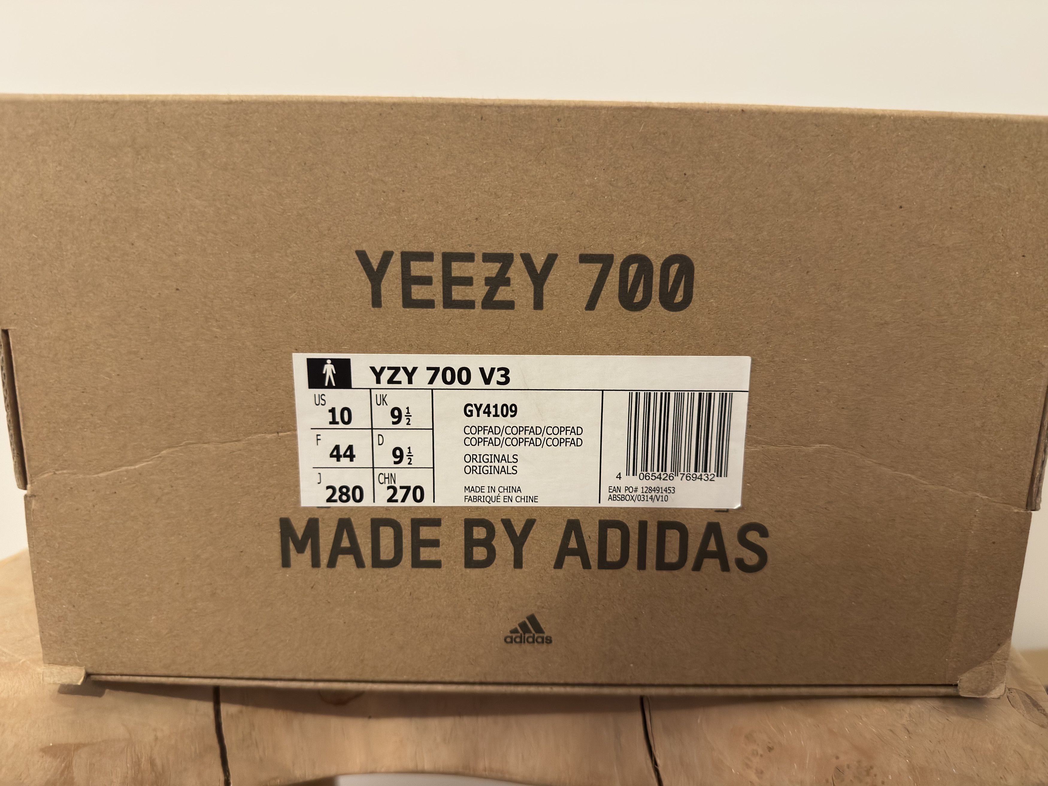 Yeezy Yeezy 700 V3 Copper Fade (COPFAD) Size US 10 / EU 43 - 6 Thumbnail