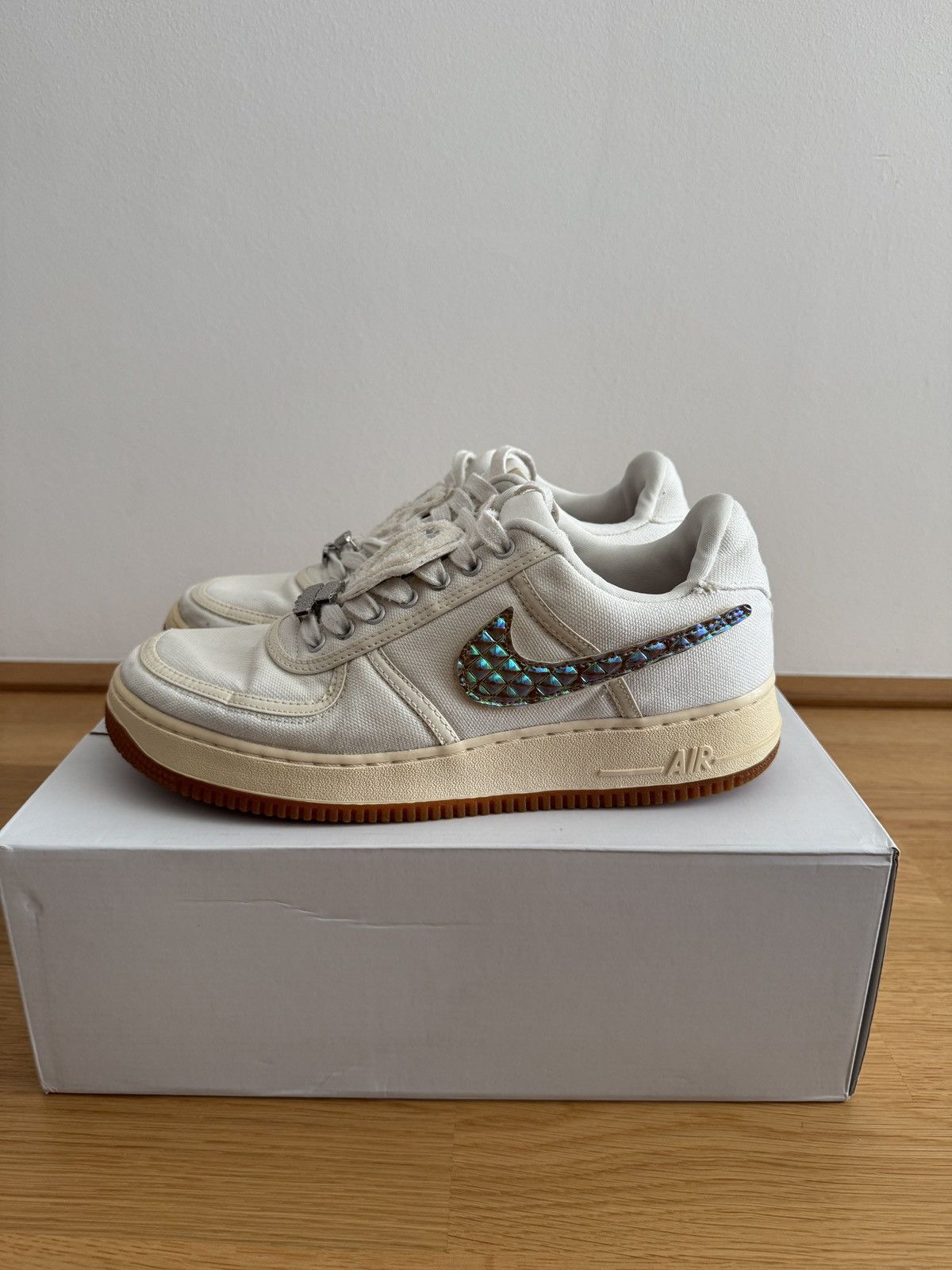 Nike × Travis Scott Nike Air Force 1 x Travis Scott Sail Size US 9 / EU 42 - 4 Thumbnail