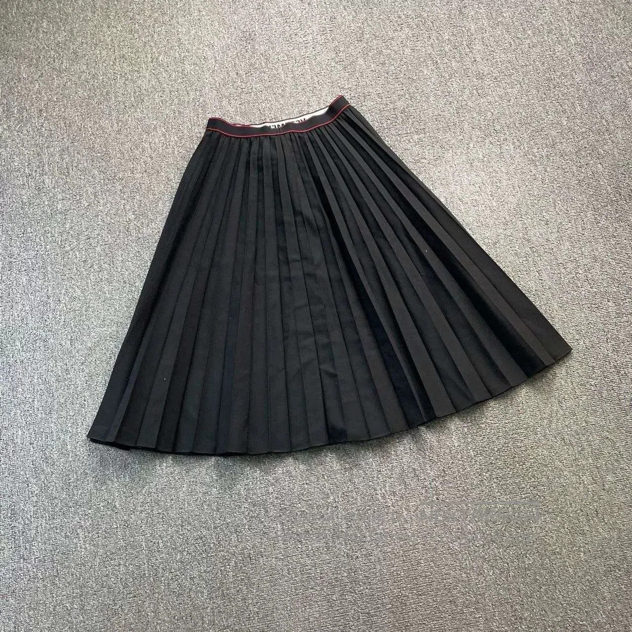 Vetements pleated skirt by vetements in black. Size 23" - 1 Thumbnail