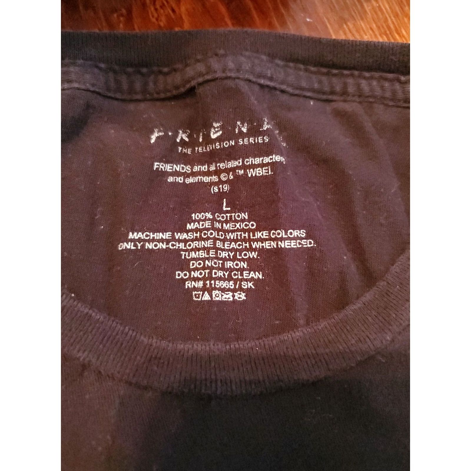Vintage Friends TV Show T-Shirt Mens Short Sleeve Size L 100% Cotton Black Lightweight Logo Crew Neck Regular Vintage: No Size US L / EU 52-54 / 3 - 2 Thumbnail