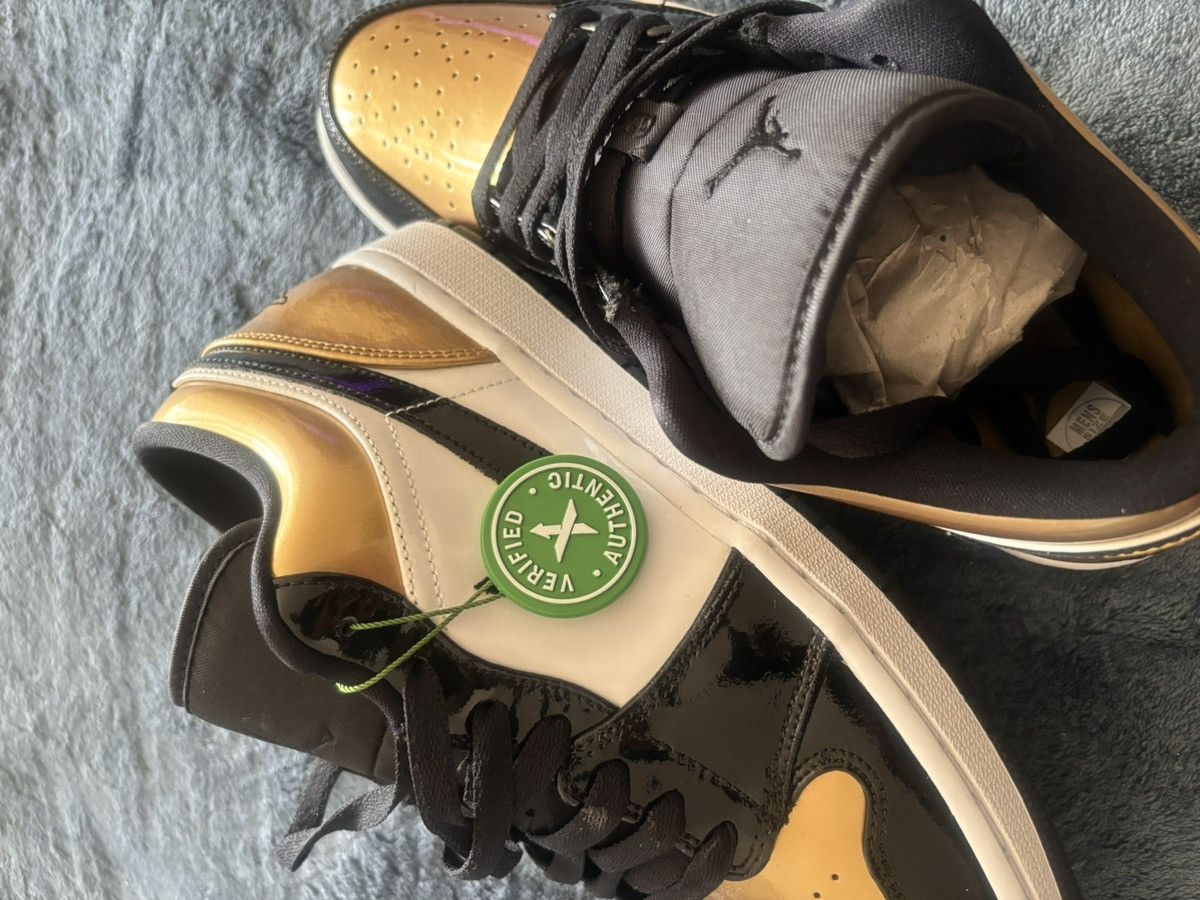 Nike JORDAN 1 LOW GOLD TOE Size US 10 / EU 43 - 6 Thumbnail
