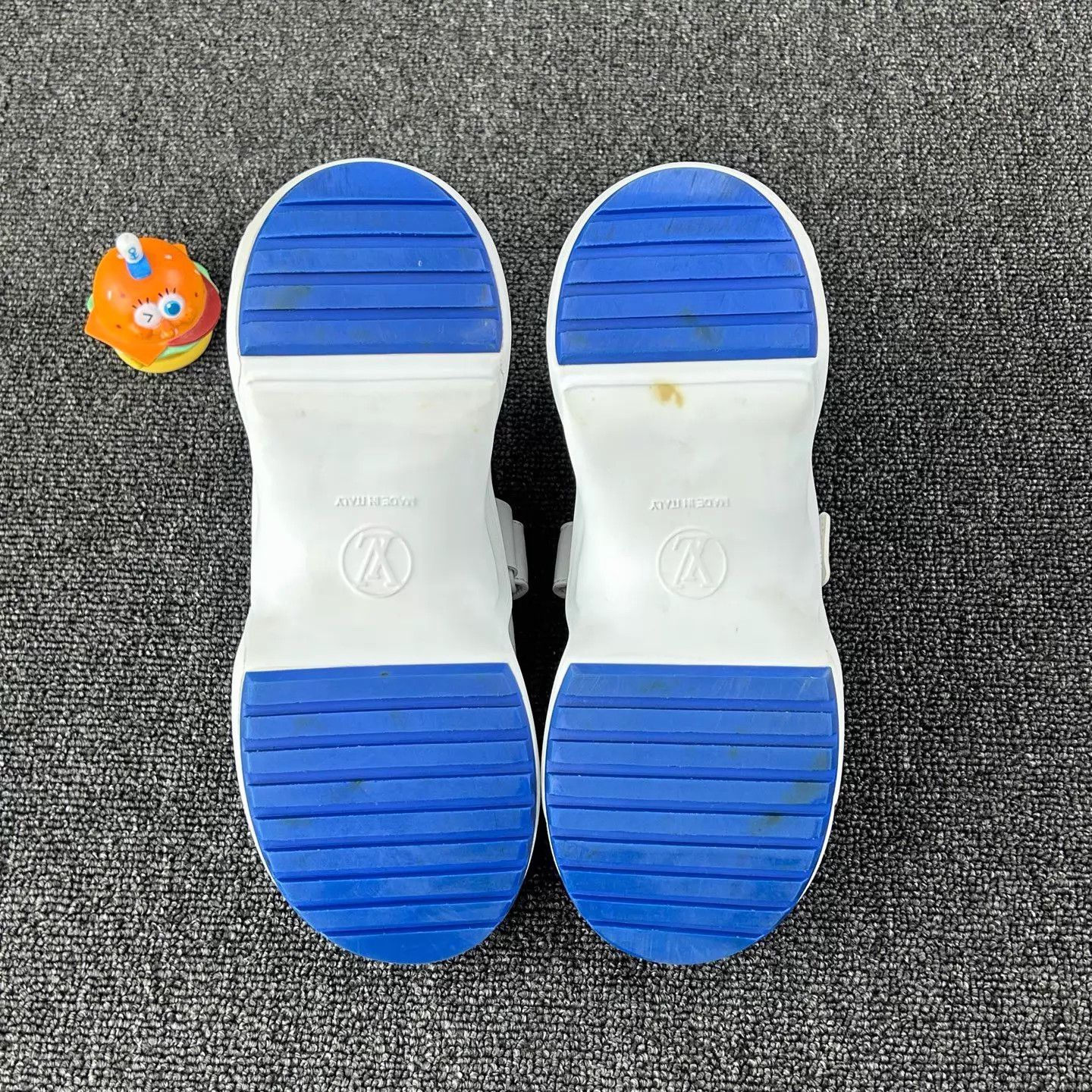 Louis Vuitton Louis Vuitton Velcro Dad Sneaker White/Blue 36 HB6804 Size US 5.5 / IT 35.5 - 6 Thumbnail