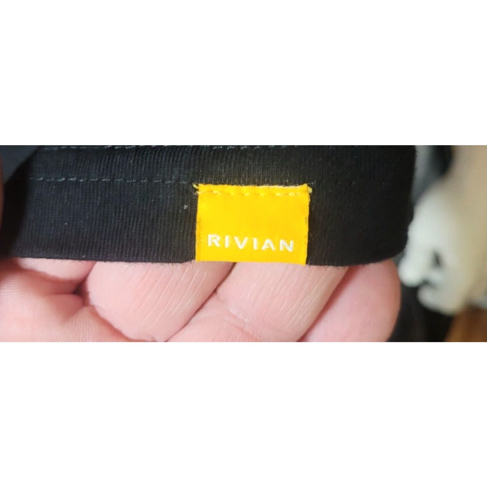 Vintage Rivian T-Shirt Pocket Logo Short Sleeve Crew Neck Small Black Men's Rivian Electric Adventure Vehicles SUV Truck Automotive 90s? Size US S / EU 44-46 / 1 - 3 Thumbnail