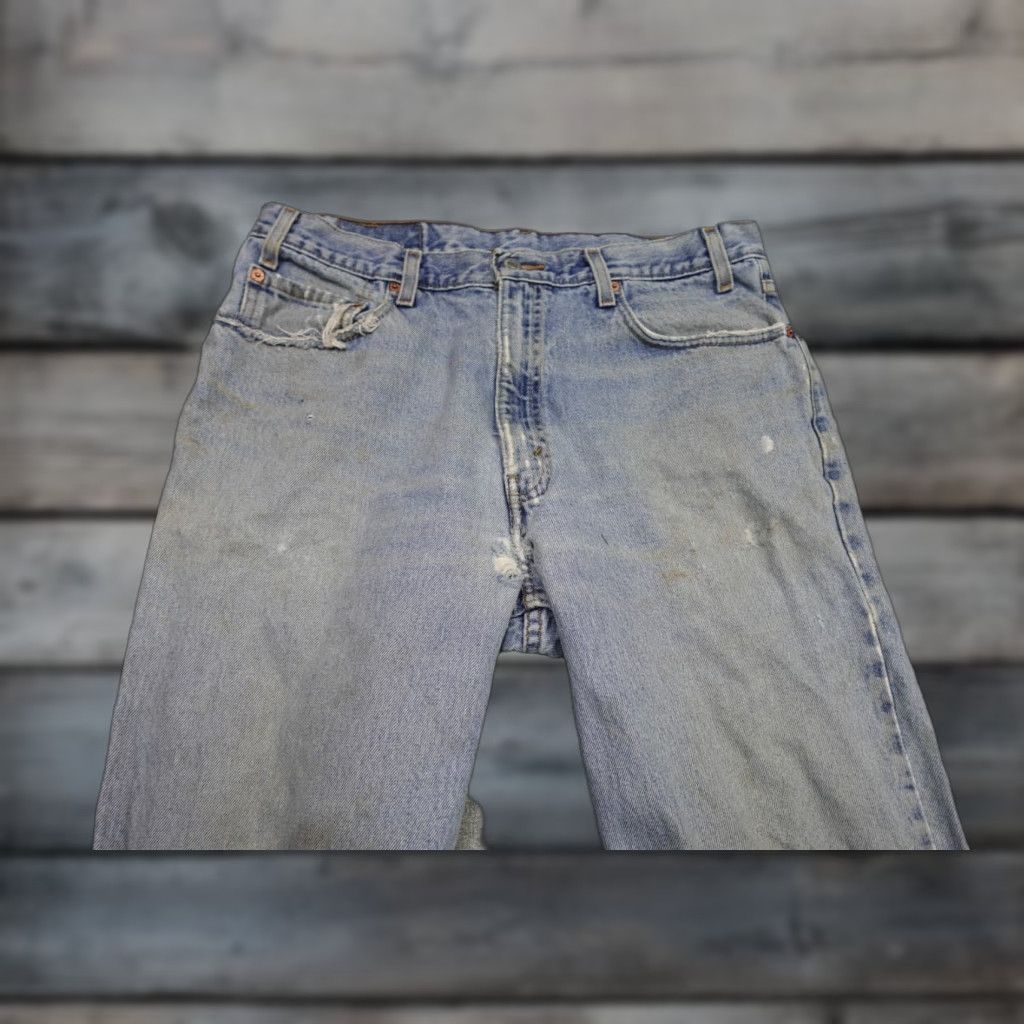Levi's VINTAGE Levi's 550 Jeans Men 36x34 Blue Relaxed Fit Light Wash 90s Grunge Mens Size US 36 / EU 52 - 1 Thumbnail