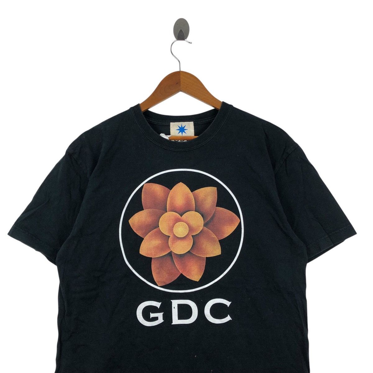 Japanese Brand Japanese Brand GDC ORIGINAL TOKYO Floral Logo Faded T-Shirt Size US L / EU 52-54 / 3 - 2 Thumbnail