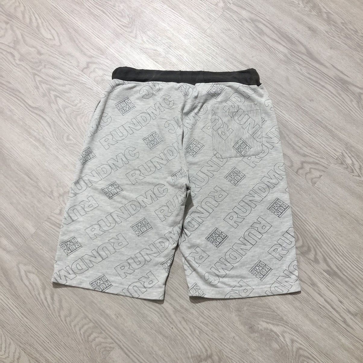 RUN DMC 2000s Run Dmc Fullprint Logo Shortpants Grey Y2k Streetwear Size US 31 - 6 Thumbnail