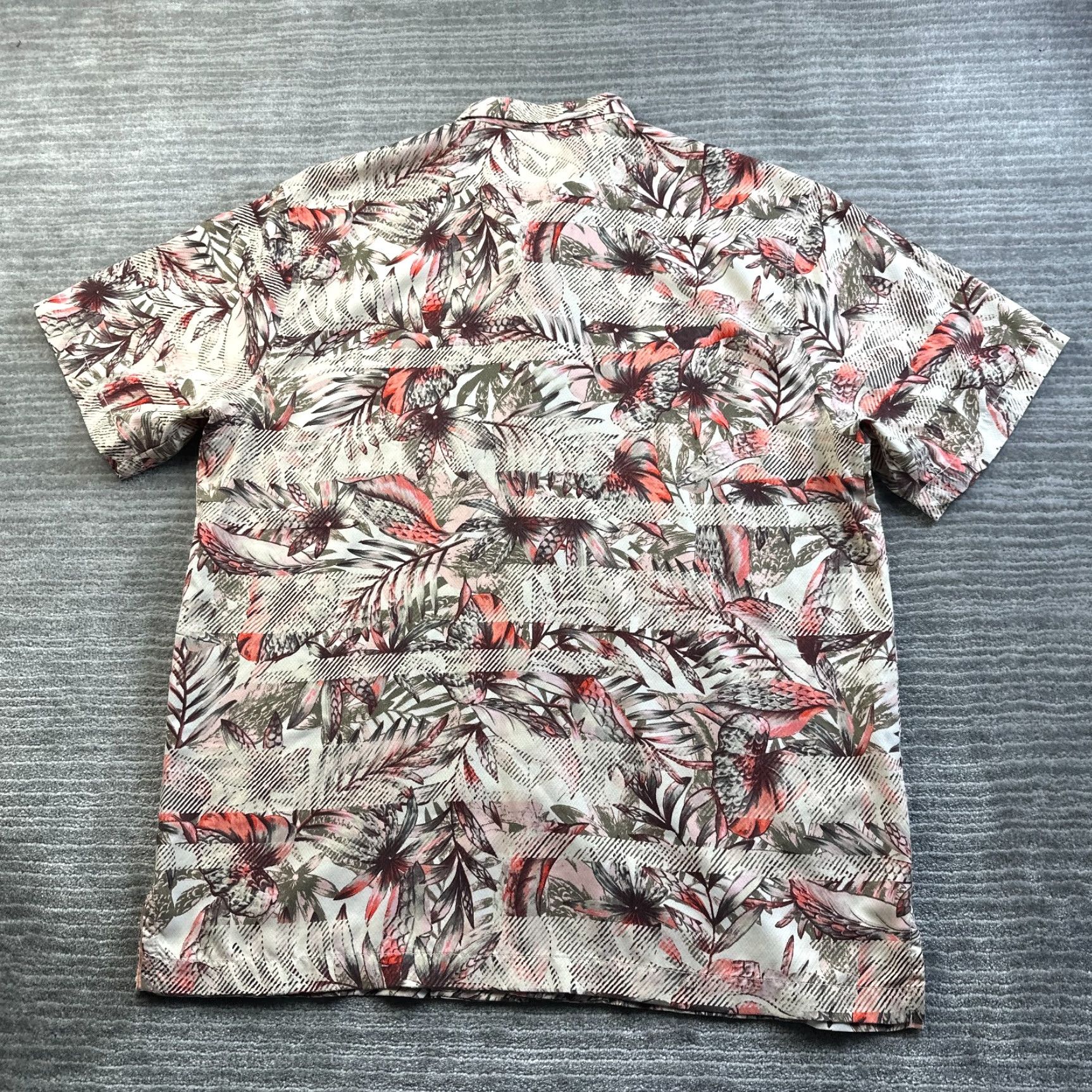 Tommy Bahama Tommy Bahama Shirt Mens Large Island Zone Camp Performance Coolmax Shirt Size US L / EU 52-54 / 3 - 2 Thumbnail