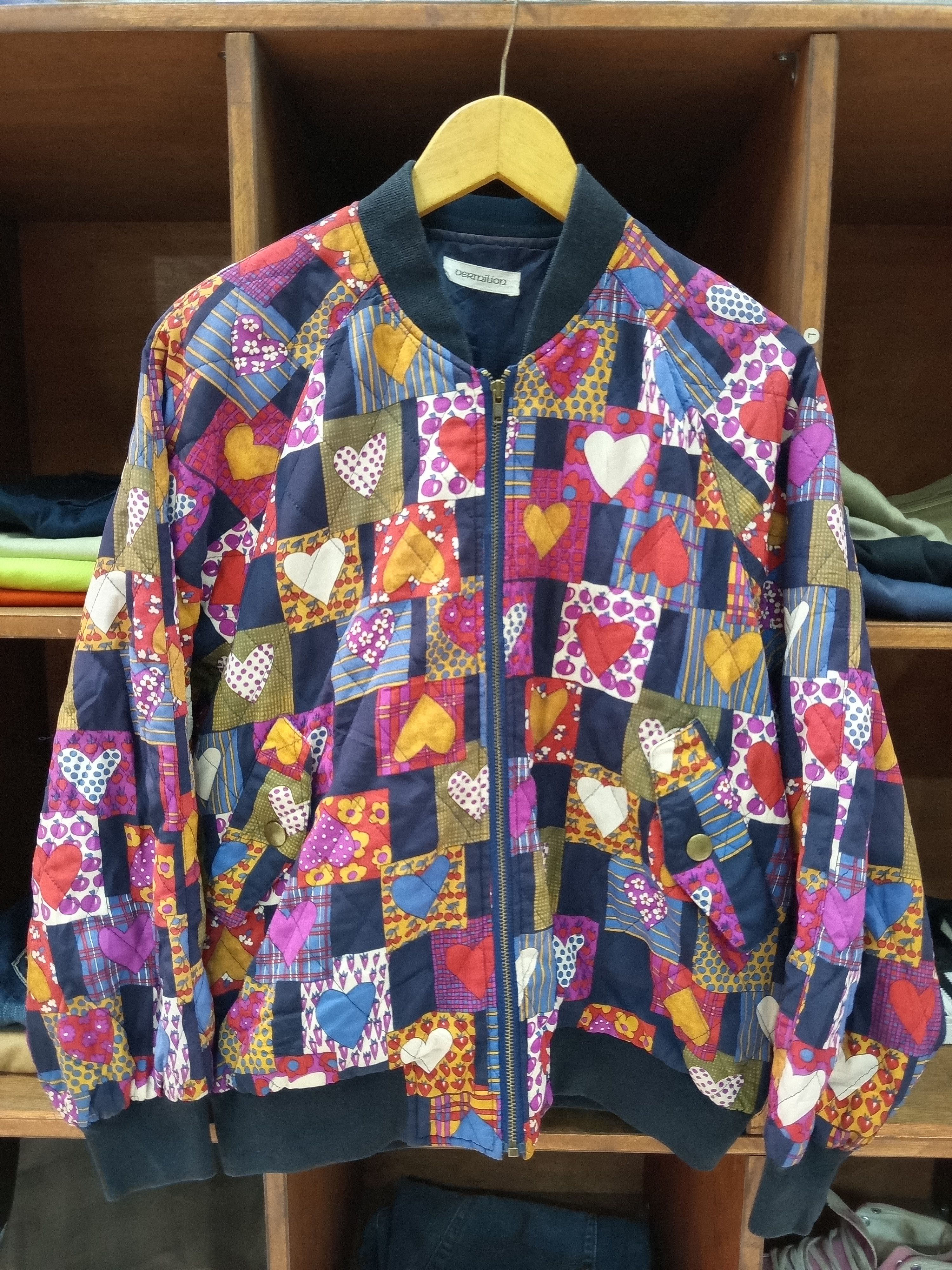Art Comes First 1980s Vermilion Heart Patchwork Quilted Bomber Jacket Size L / US 10 / IT 46 - 1 Thumbnail