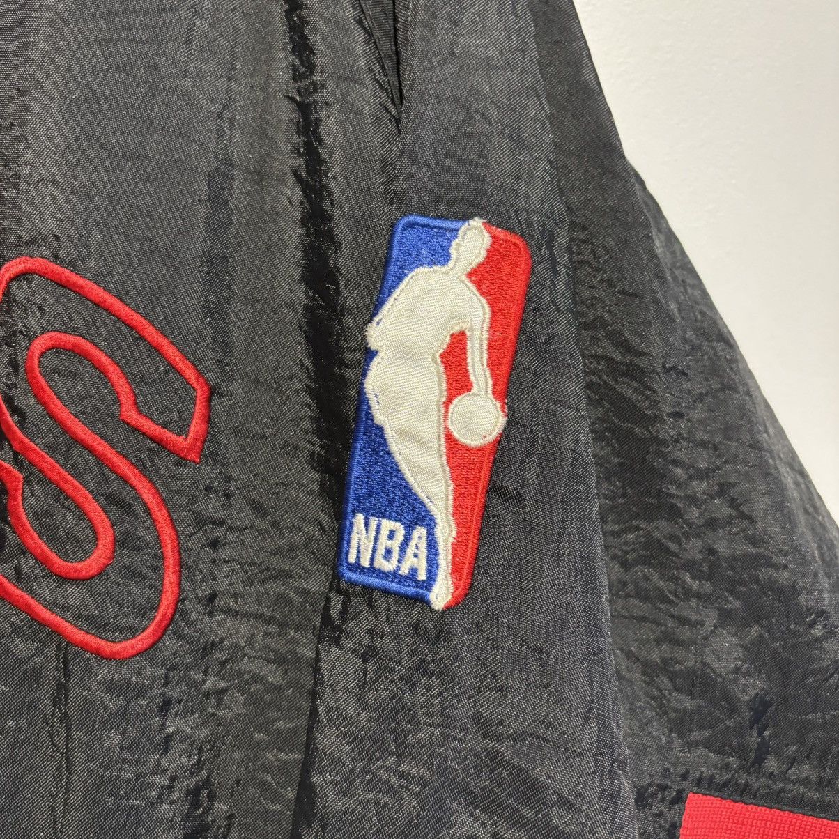 NBA × Pro Player × Vintage Vintage 90's Chicago Bulls Pro Player Windbreaker Black NBA Size US M / EU 48-50 / 2 - 3 Thumbnail