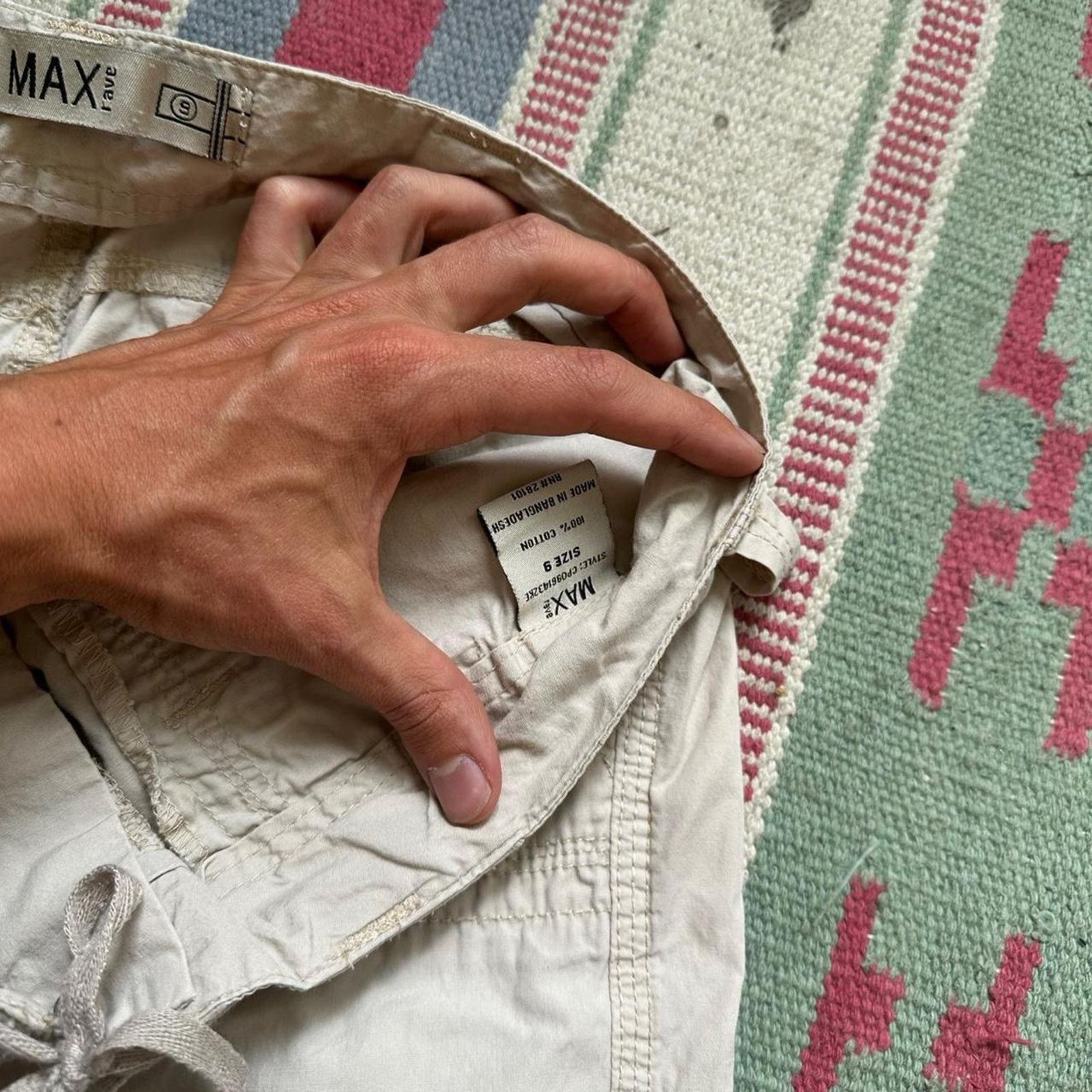 Vintage Vintage Y2K Tan Khaki Max Rave Cargo Utility Capris Pants Size 30" / US 8 / IT 44 - 7 Thumbnail