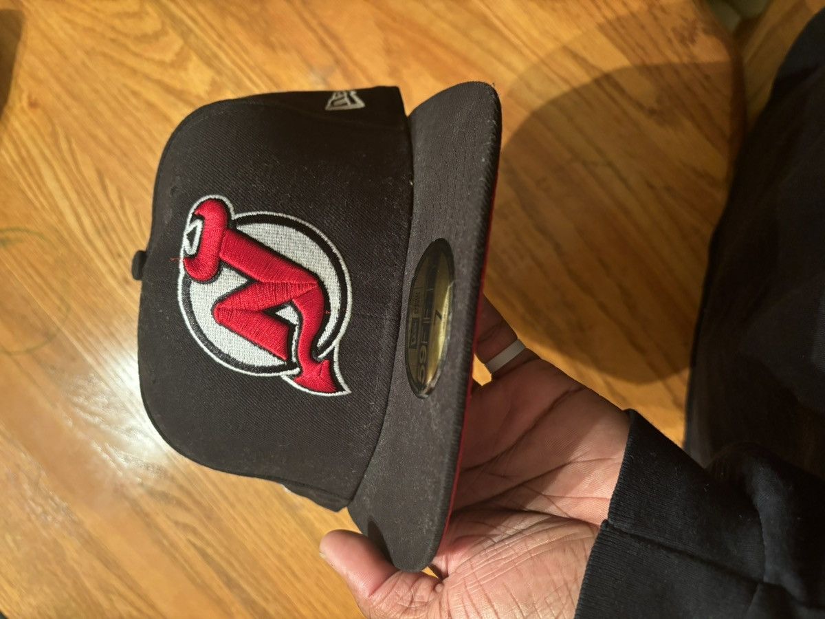 New Era New Jersey devils fitted Size 30 - 1 Thumbnail
