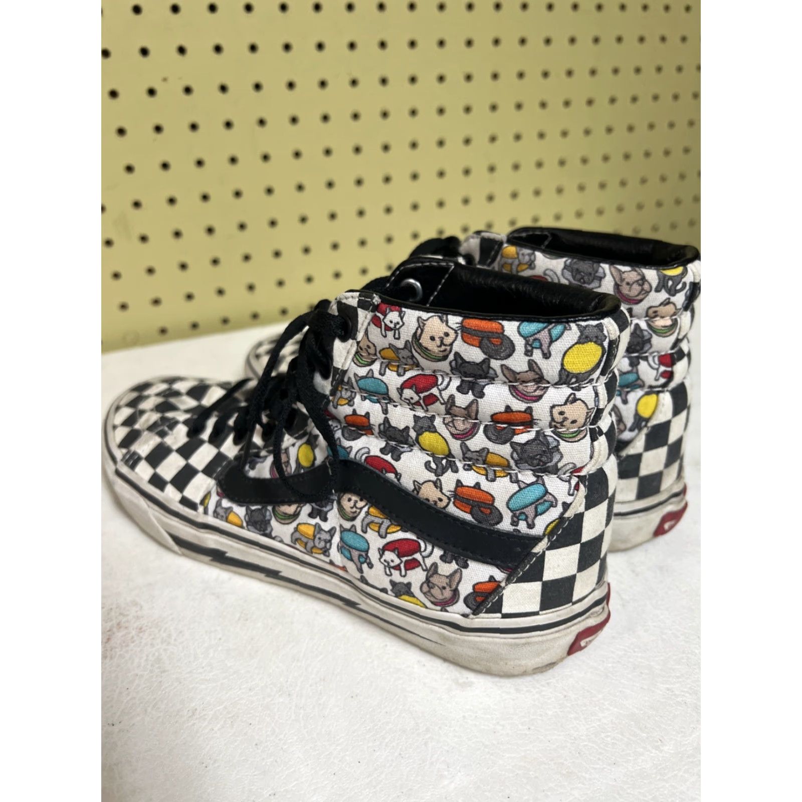 Vans Vans High Top Sneaker Cat Macaroon Checker Multicolor Skate Unisex Adults 7.5 9 USA M-7.5 W-9 Size US M / EU 48-50 / 2 - 3 Thumbnail