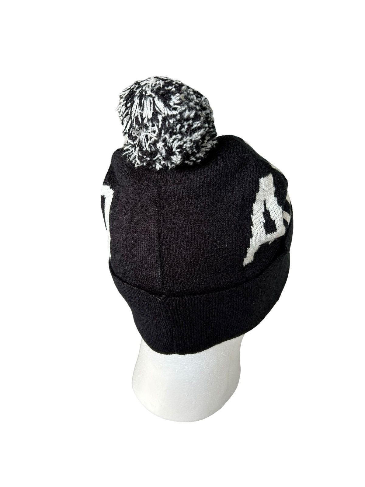 Undefeated UNDEFEATED UNDFTD Big Logo Beanie Hat🔥🔥 Size ONE SIZE - 4 Thumbnail