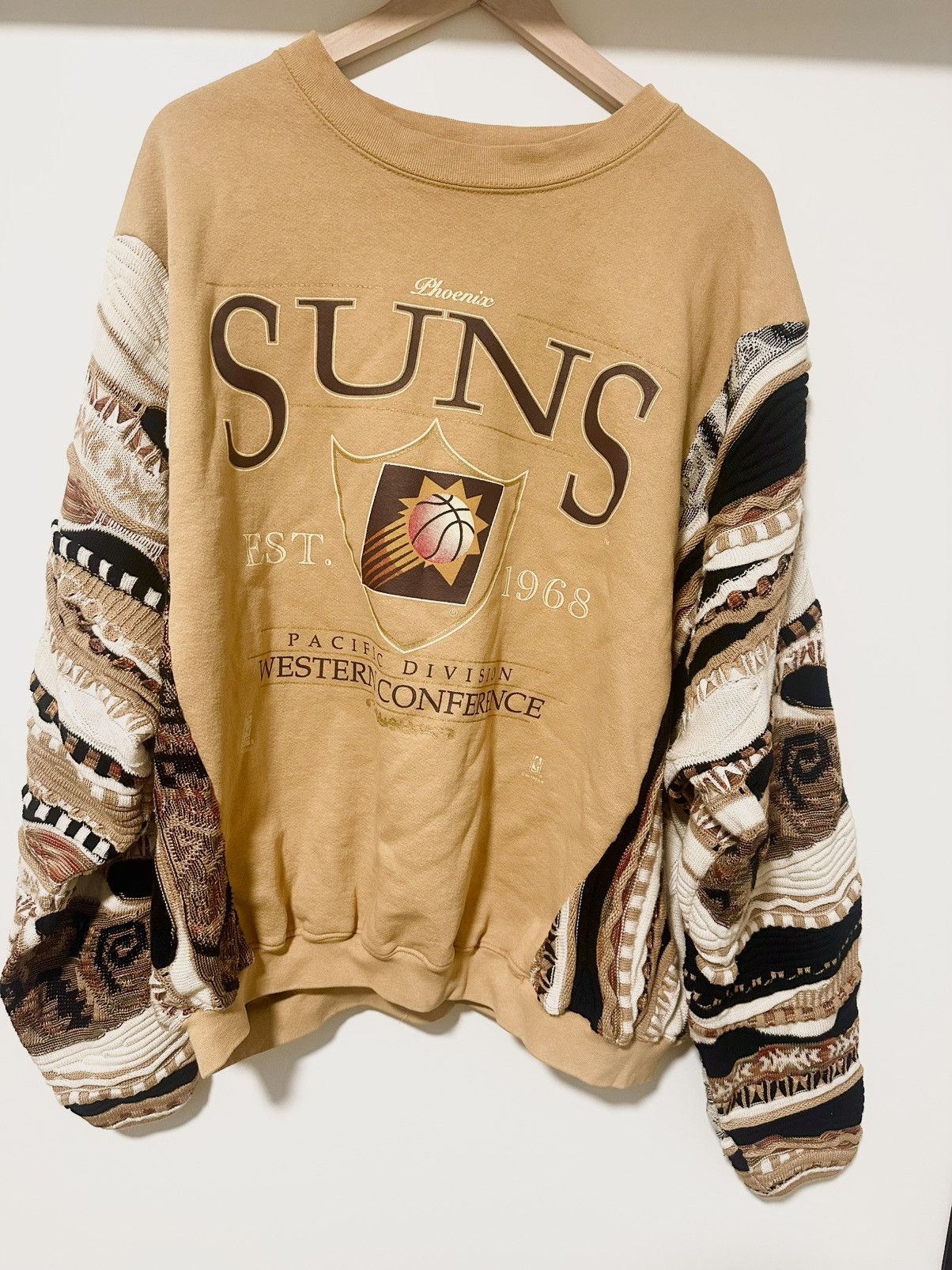 Coogi Defective Garments 1/1 90s Phoenix Suns Boxy Sweatshirt Size US XL / EU 56 / 4 - 1 Thumbnail