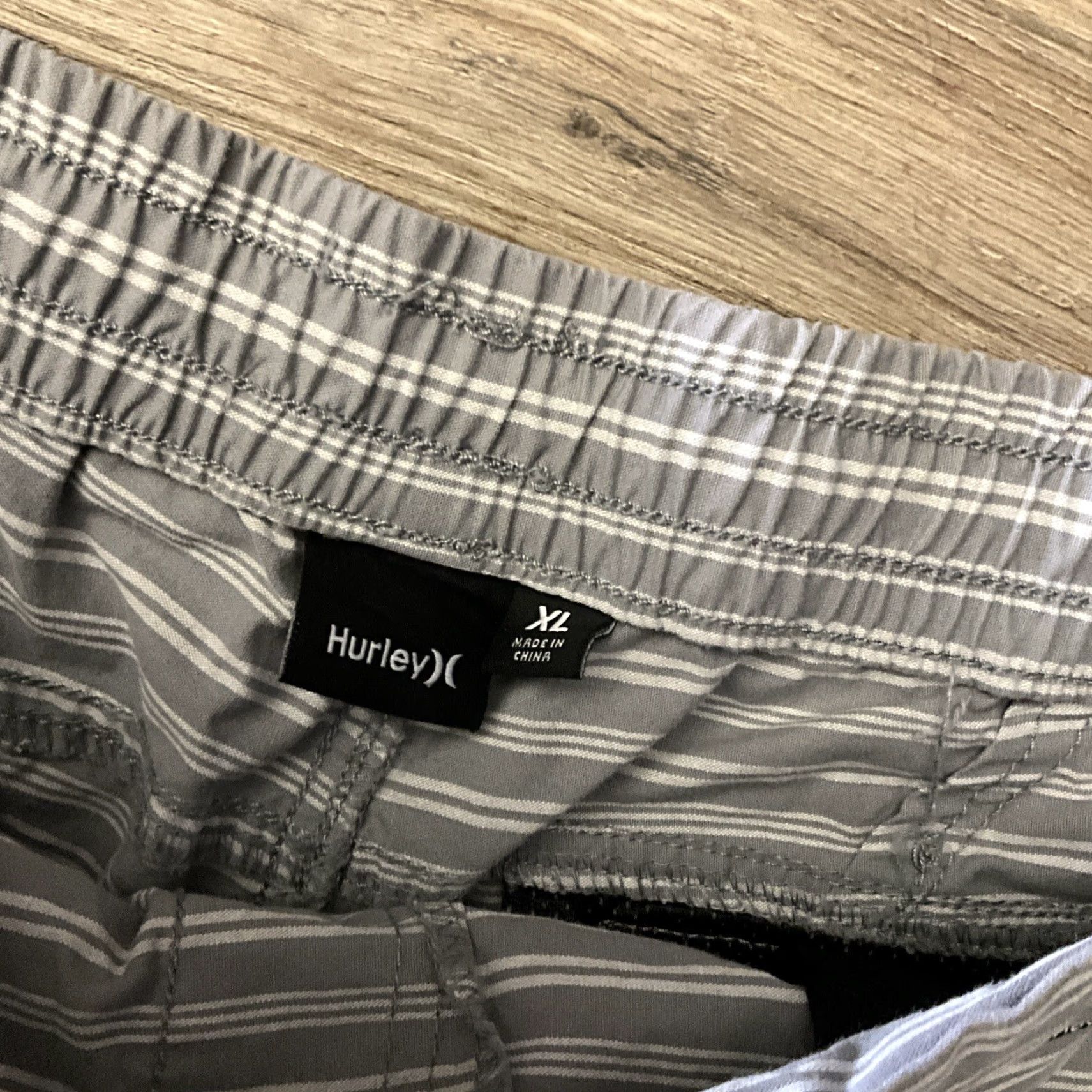 Hurley Hurley 6" Inseam Gray White Striped Pull On Bermuda Shorts Men's XL Size US 36 / EU 52 - 2 Thumbnail