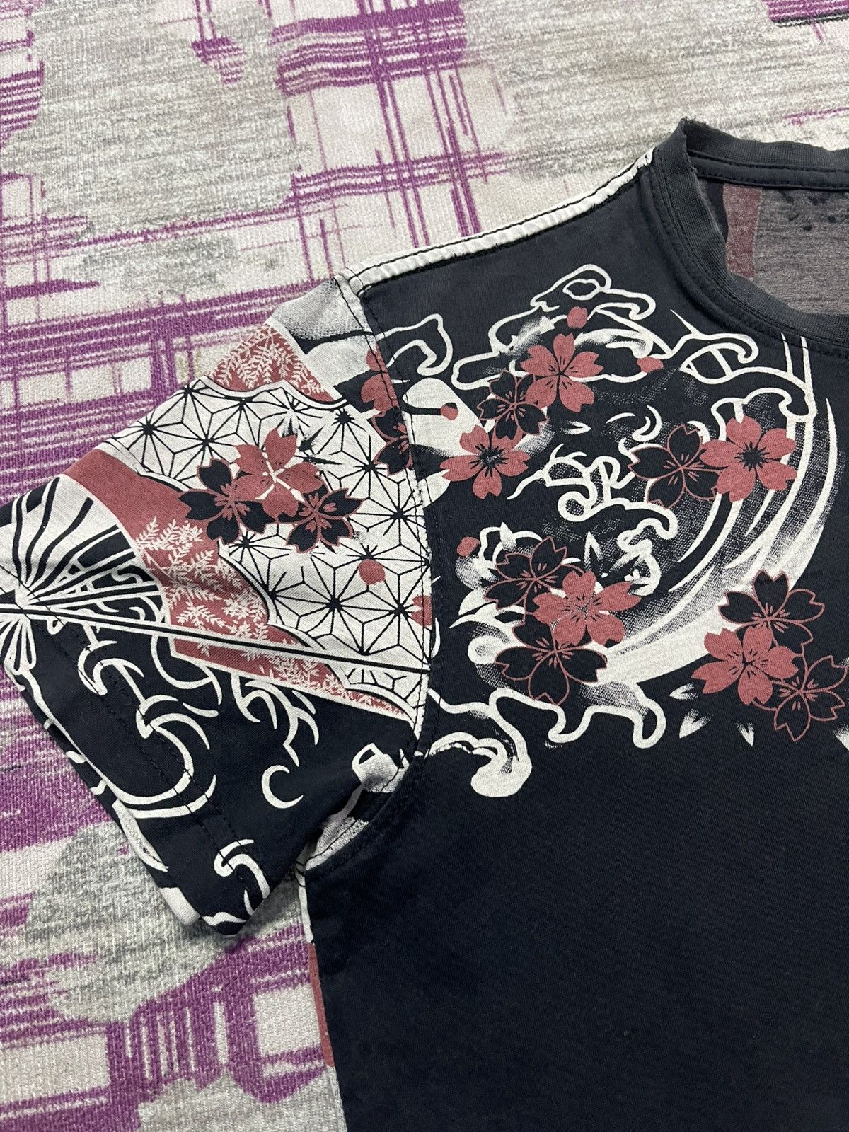 Evisu VINTAGE EVISU KOI FISH TEE VERY RARE Size US M / EU 48-50 / 2 - 4 Thumbnail
