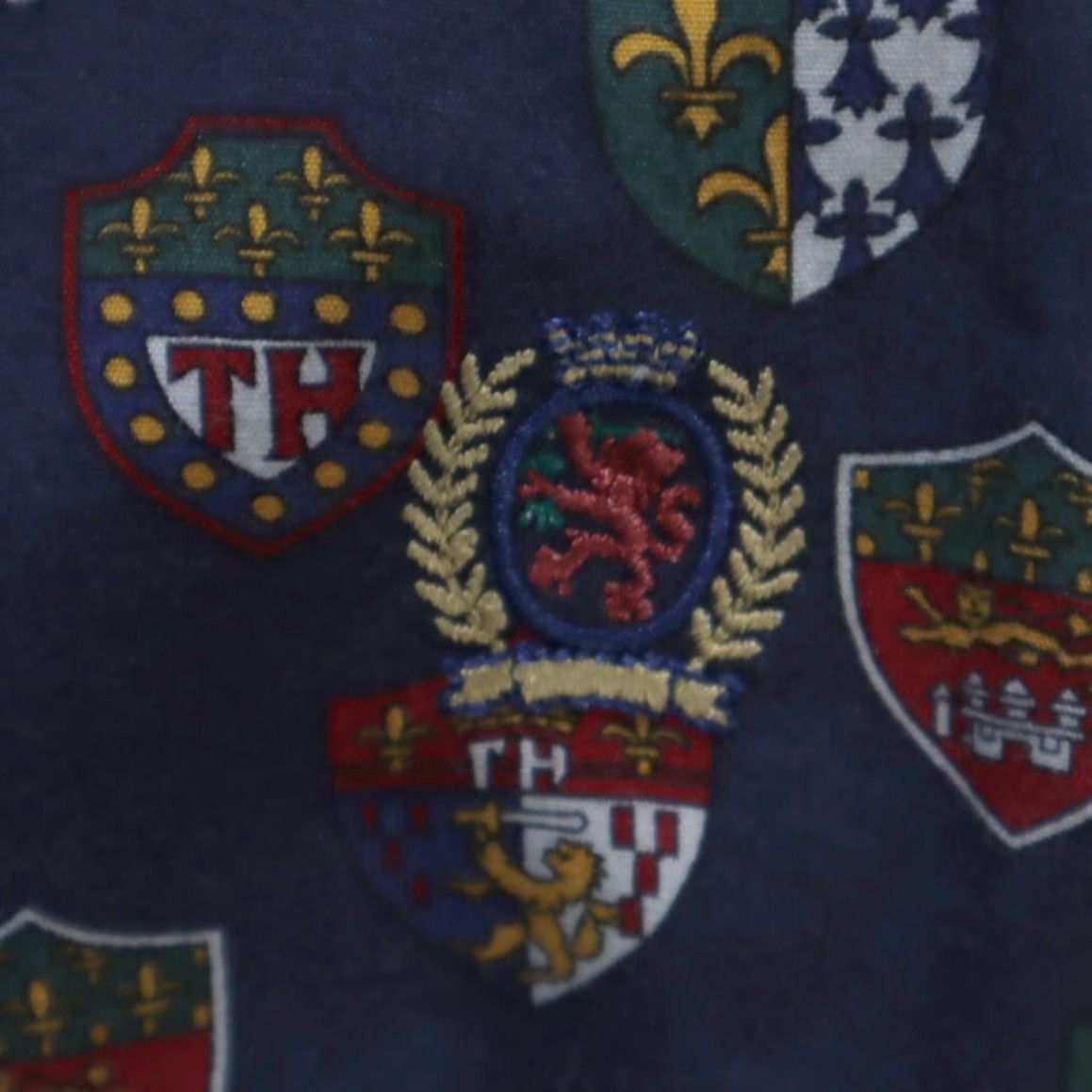 Tommy Hilfiger VINTAGE Tommy Hilfiger Crest Print Long Sleeve Button Down Shirt Navy Men's XL Size US XL / EU 56 / 4 - 7 Thumbnail
