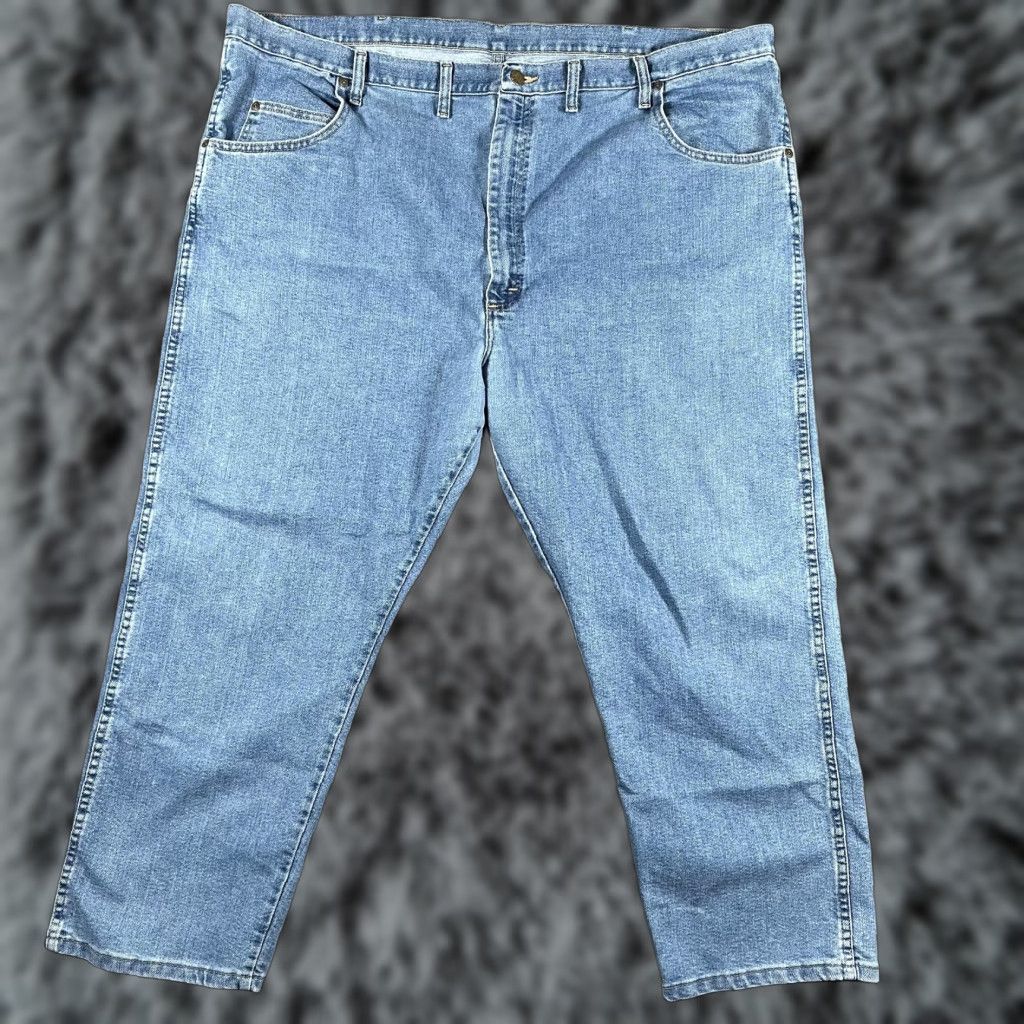 Wrangler Wrangler Jeans Mens 48x28 Blue Medium Wash Relaxed Straight Leg Denim 35005SW Size US 32 / EU 48 - 1 Thumbnail