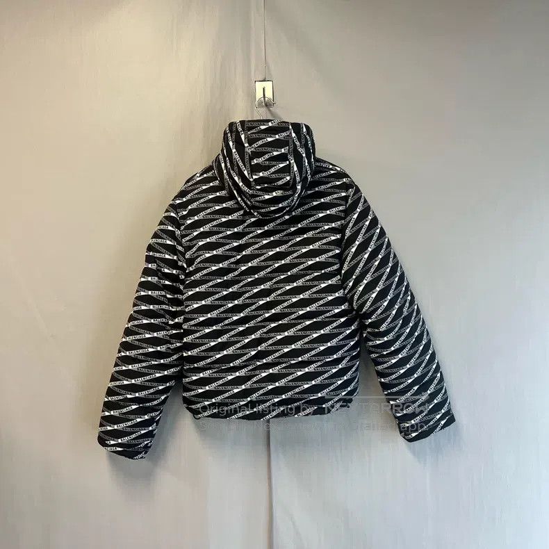 Balenciaga Balenciaga Full-body bullet screen full-print down jacket Size XS / US 0-2 / IT 36-38 - 2 Thumbnail