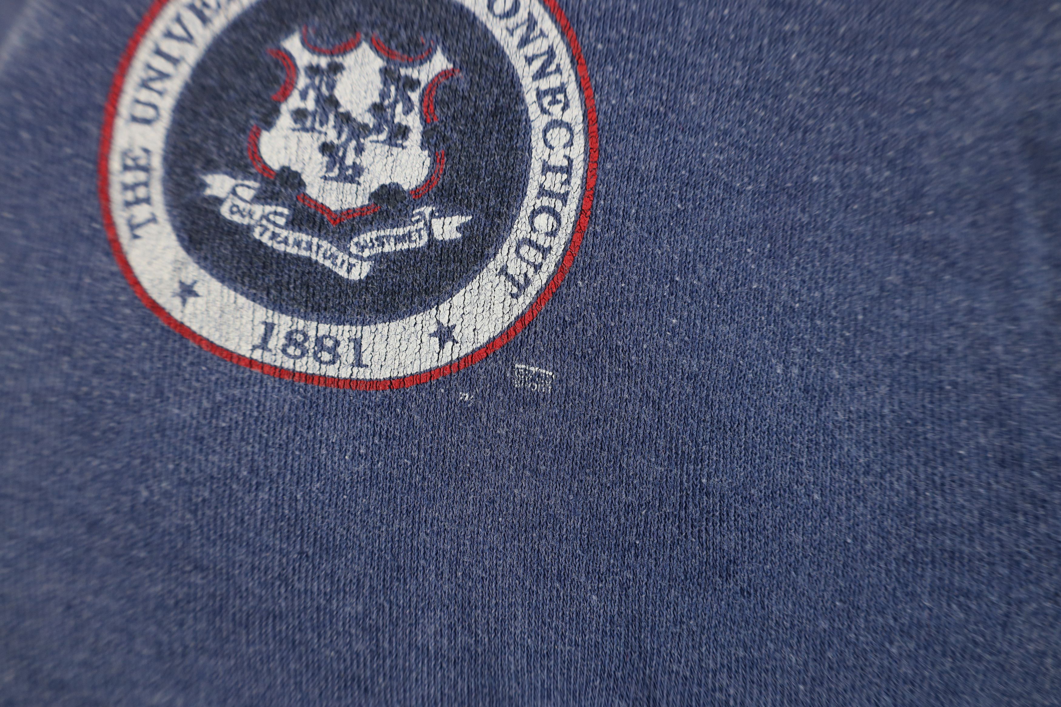 Vintage Vintage 90s University of Connecticut Turtleneck T-Shirt Size M / US 6-8 / IT 42-44 - 5 Thumbnail