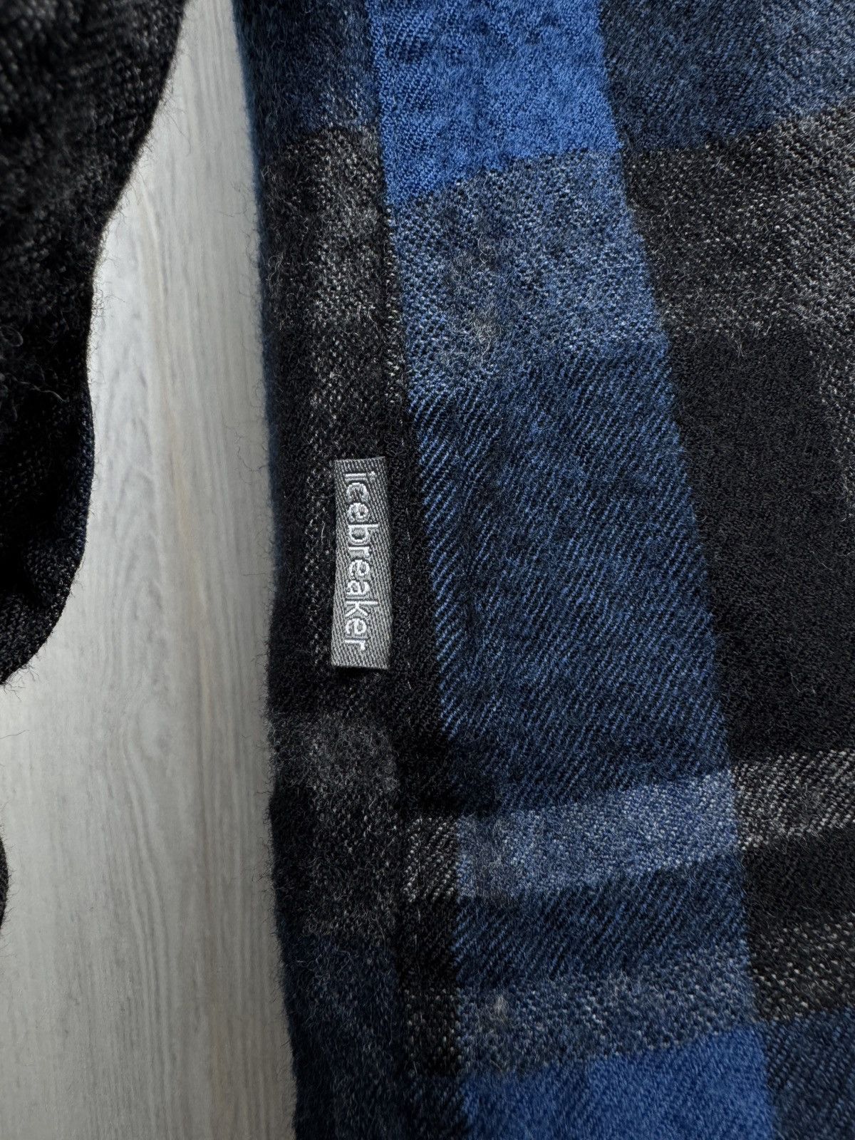 Icebreaker Icebreaker blue checkered flannel outdoor long sleeve shirt Size US M / EU 48-50 / 2 - 6 Thumbnail