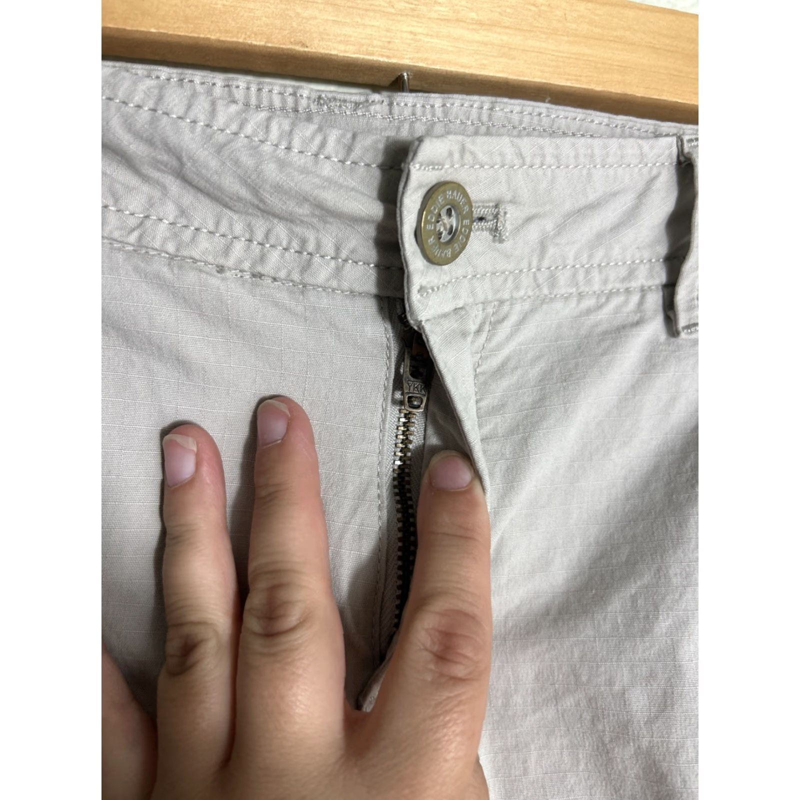 Eddie Bauer Eddie Bauer Women’s Pants Cargo Capri Beige Size 4 Cotton Size 27" / US 4 / IT 40 - 6 Thumbnail
