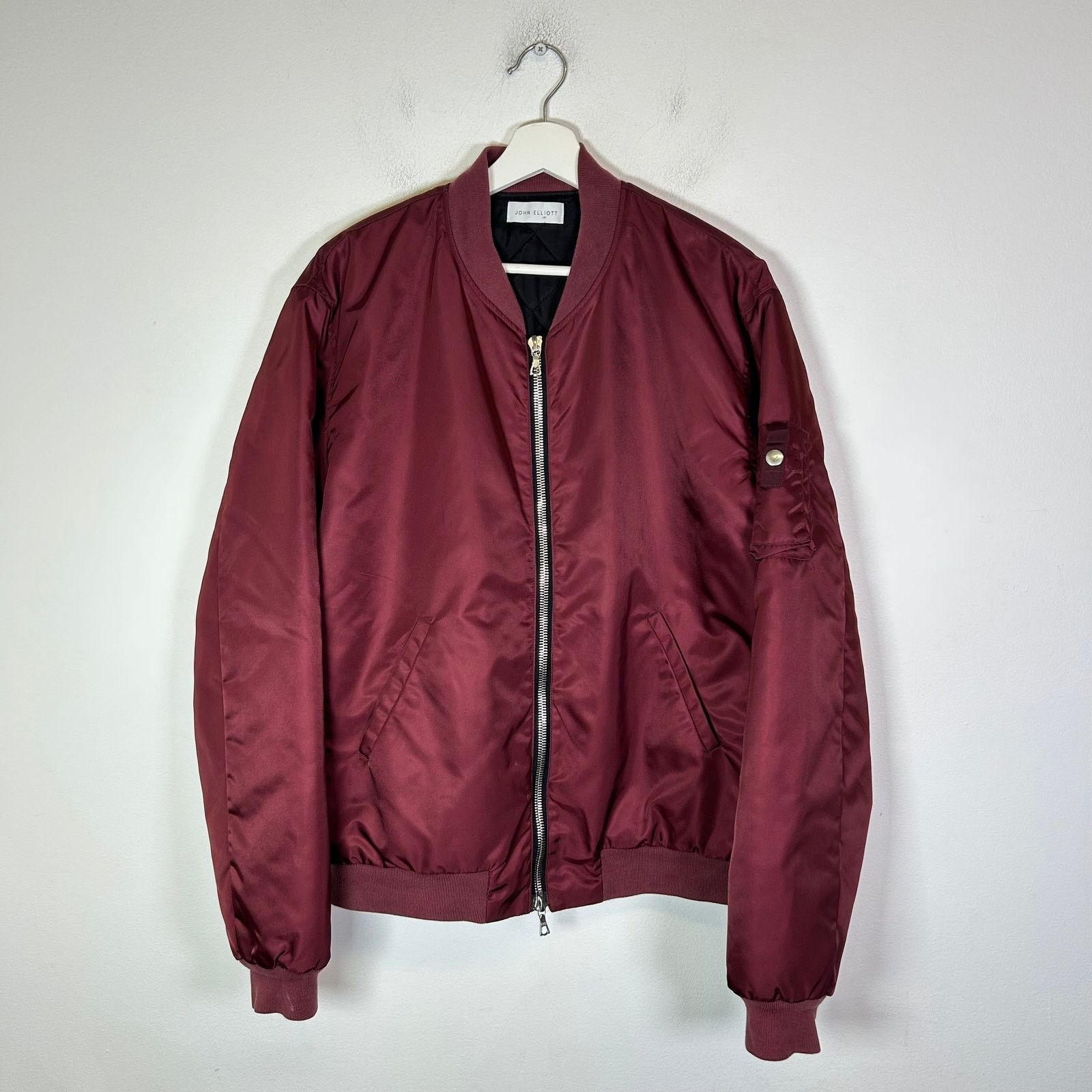 John Elliott John Elliot Burgundy Nylon Bomber Jacket Size L Size US L / EU 52-54 / 3 - 1 Thumbnail