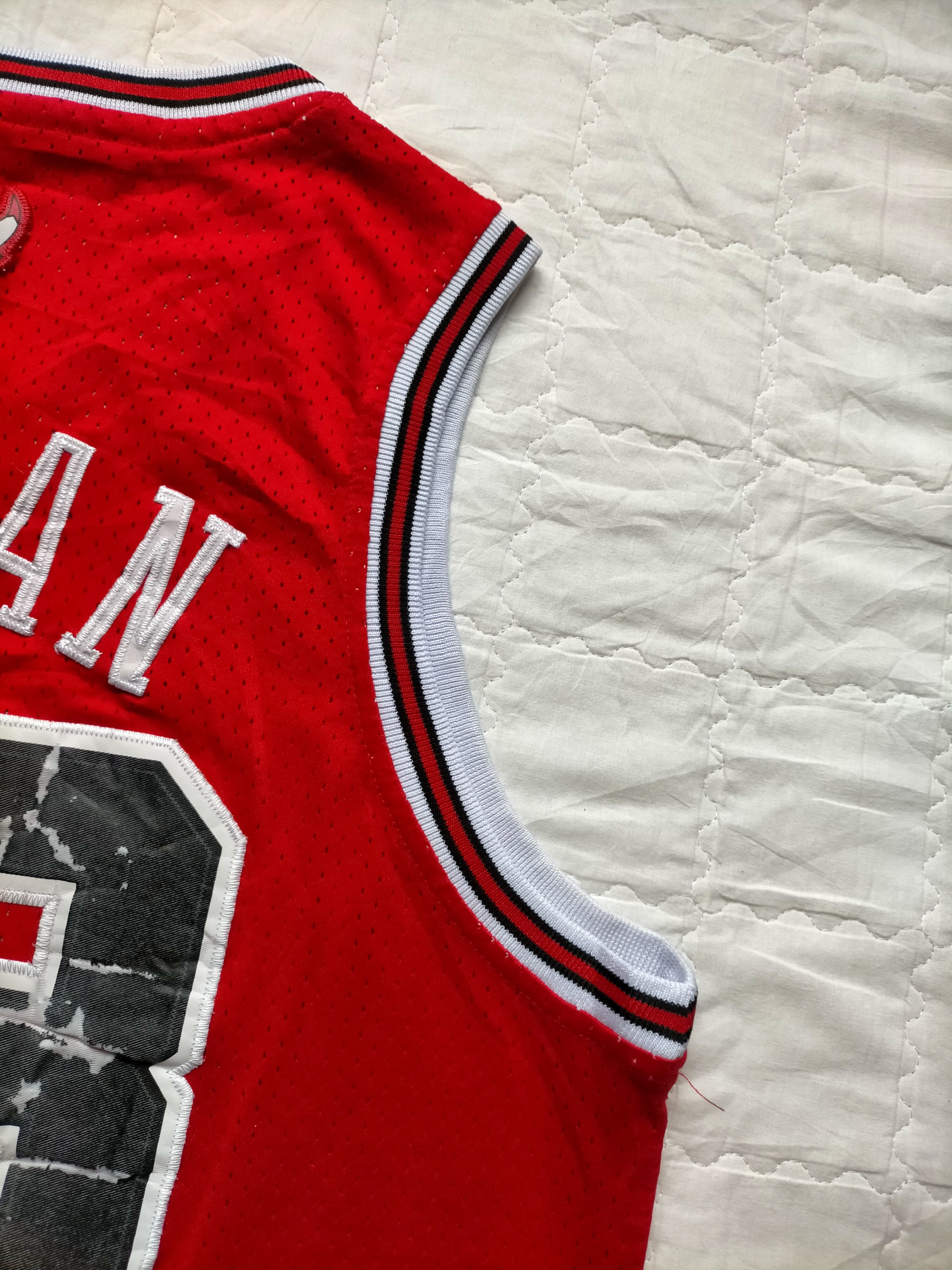 Nike Vintage 90s Nike Chicago Bulls Jordan 23 Jersey Size US L / EU 52-54 / 3 - 11 Thumbnail