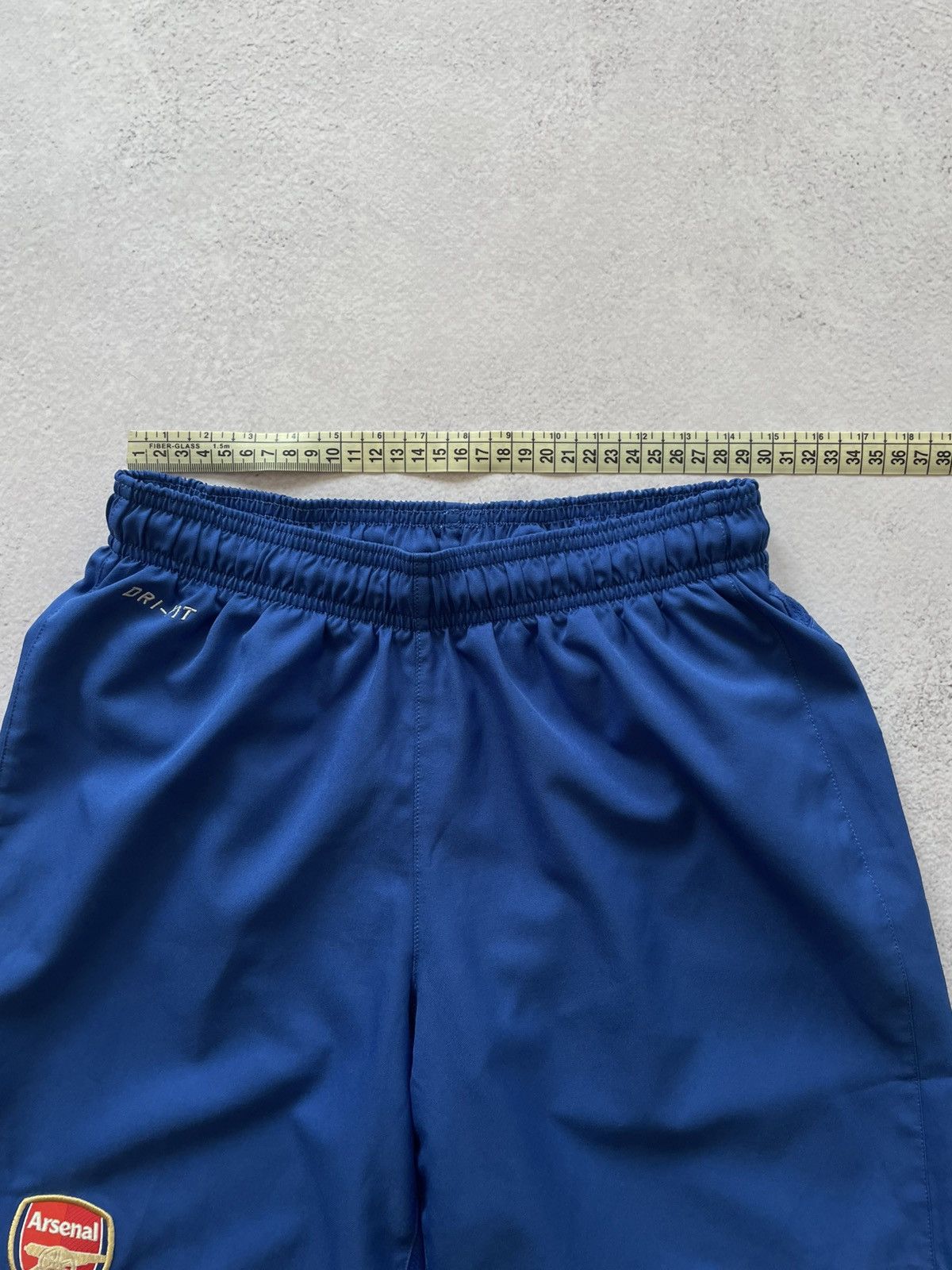 Nike Men’s Vintage Nike Arsenal Soccer Football Shorts size S Size US 32 / EU 48 - 9 Thumbnail