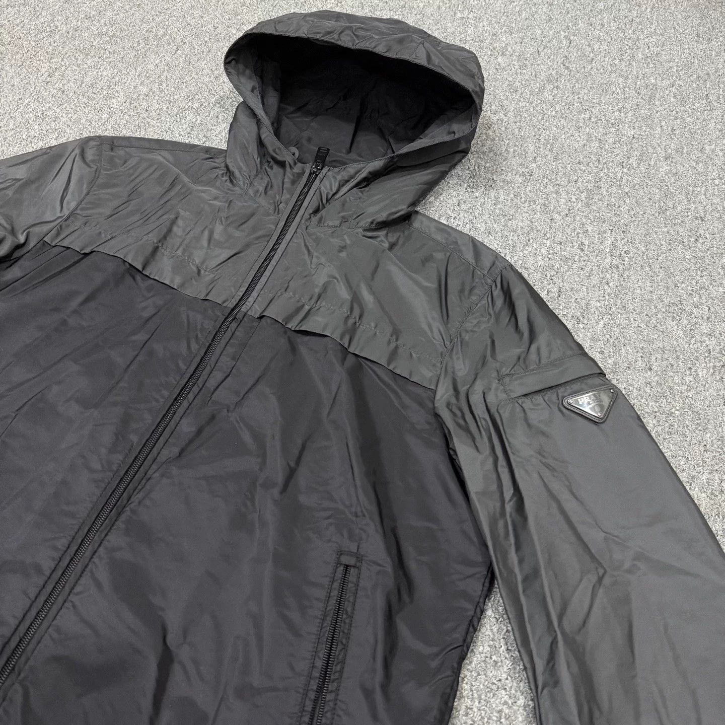 Prada Prada black gray colorblocked triangle logo nylon jkt 46 Size XL / US 12-14 / IT 48-50 - 3 Thumbnail