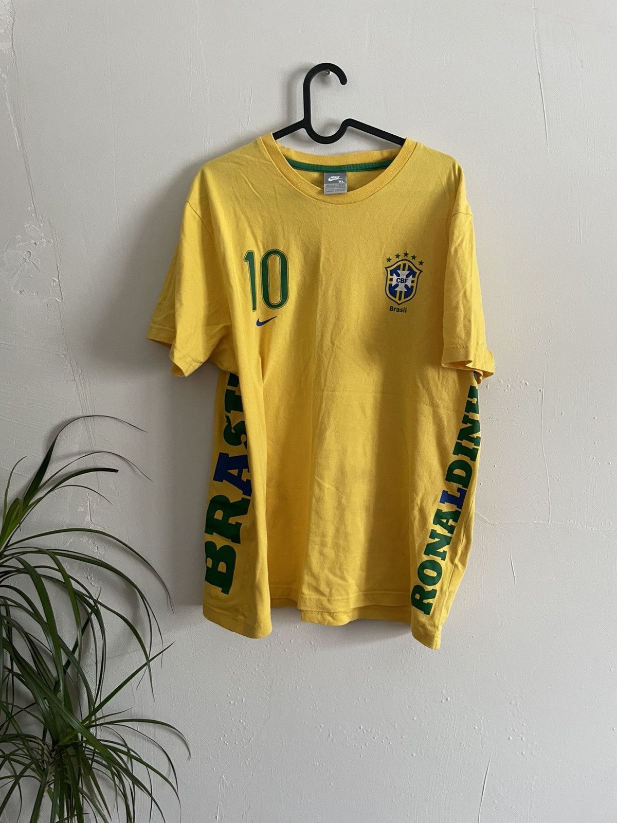 Nike × Vintage Vintage Y2K Nike Grey Label Brazil Ronaldinho Number 10 Tee Size US XL / EU 56 / 4 - 1 Thumbnail
