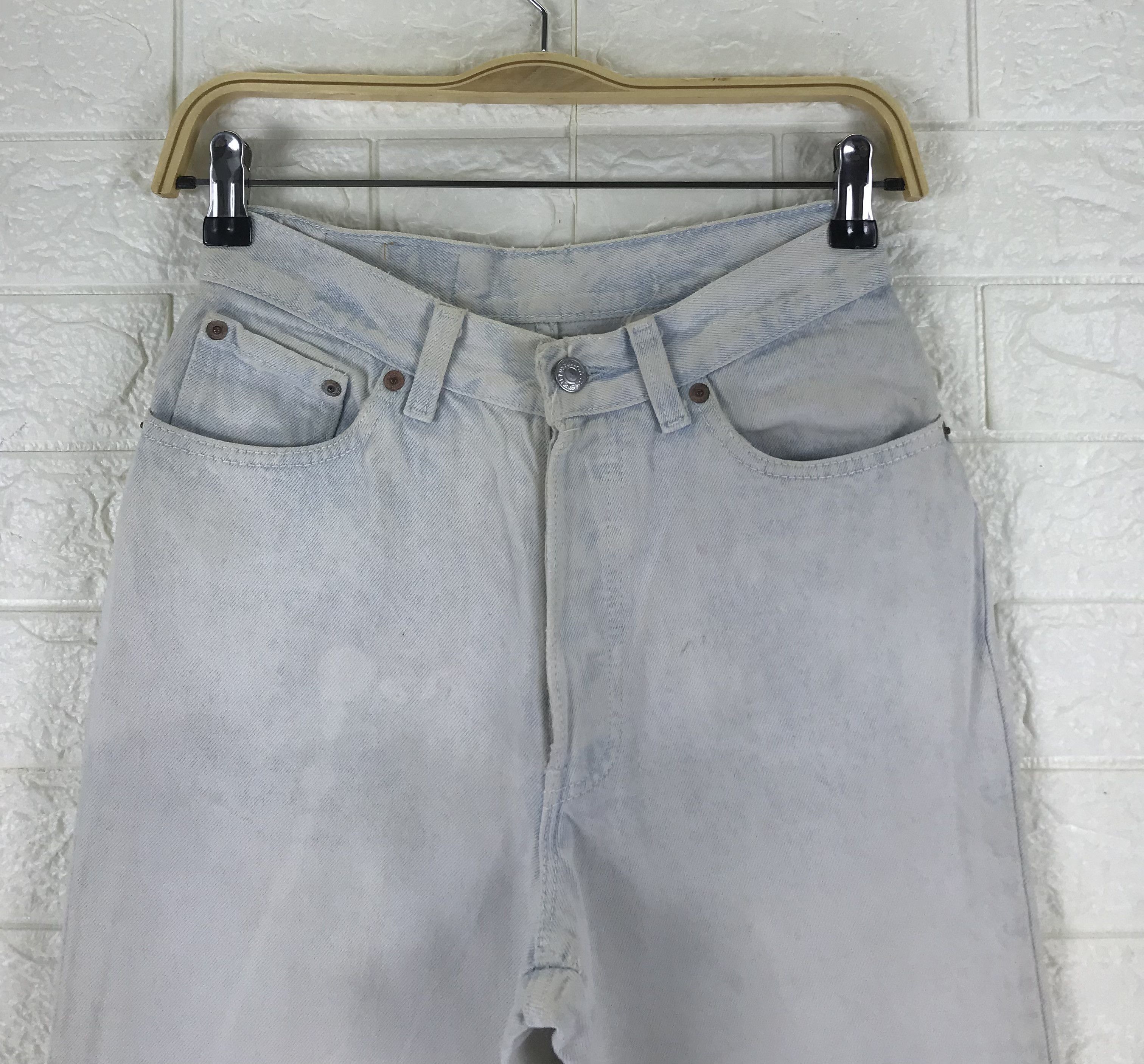 Levi's Vintage 90s Levi's 501 Light Washed Jeans Size 25" / US 0 / IT 36 - 2 Thumbnail