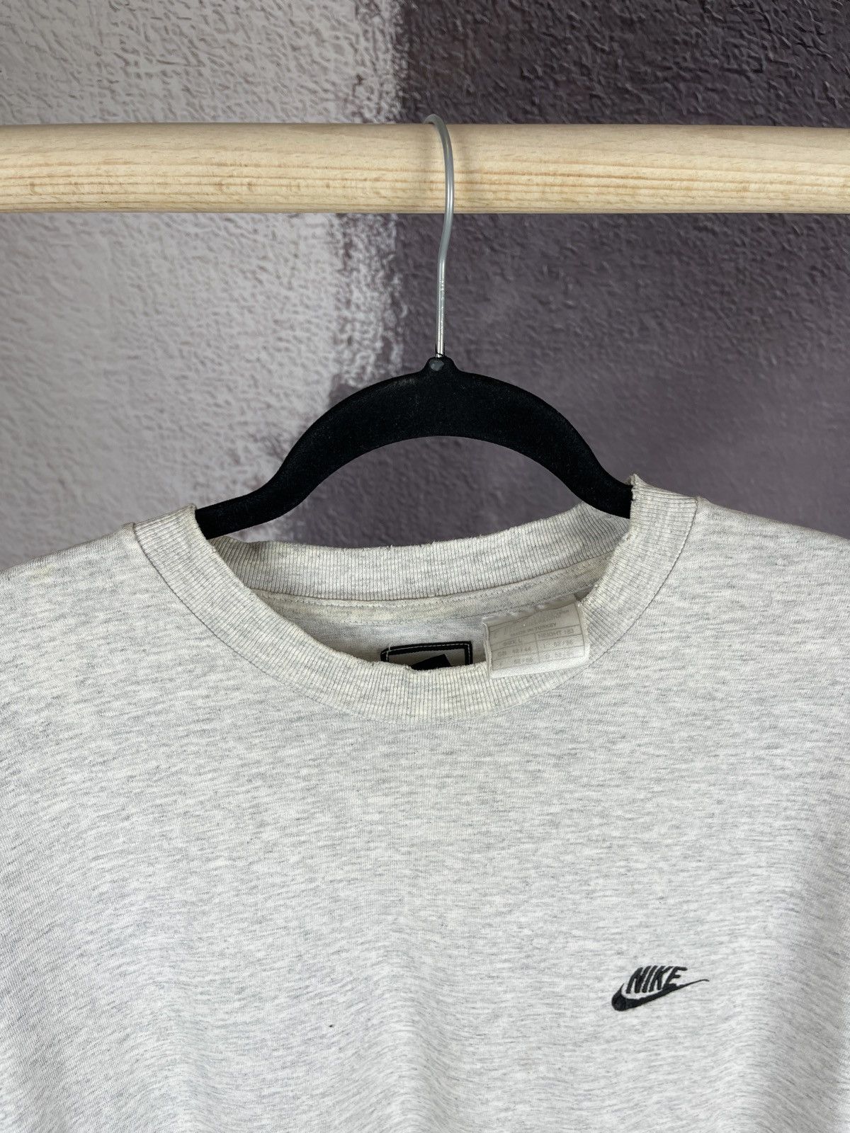 Nike Nike vintage 90s grey blank small logo tee shirt distressed Size US L / EU 52-54 / 3 - 4 Thumbnail