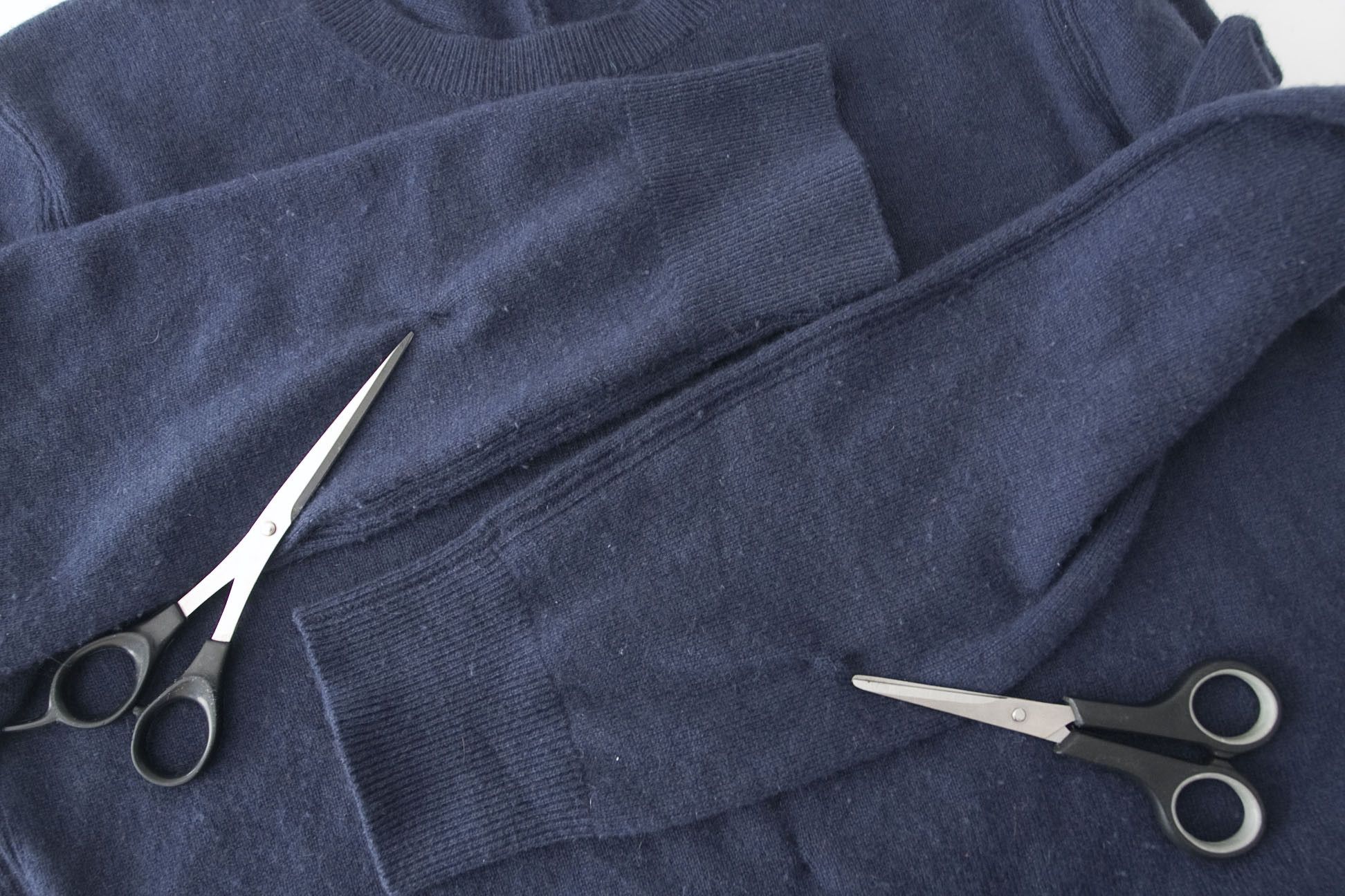 Club Monaco Club Monaco Sweater 100% Cashmere Recycled Size M Dark Blue Size US M / EU 48-50 / 2 - 3 Thumbnail