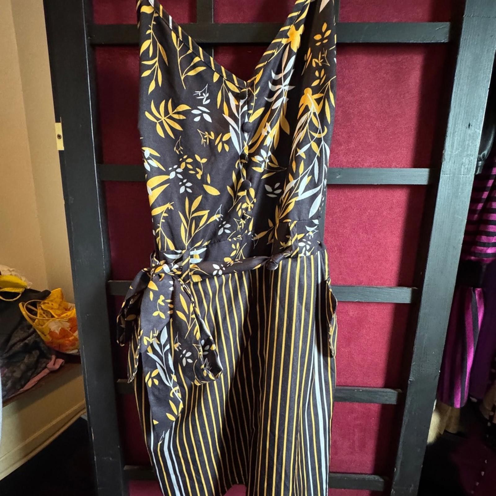 Designer Casual Black and Yellow Shorts Romper Size XL / US 12-14 / IT 48-50 - 2 Thumbnail