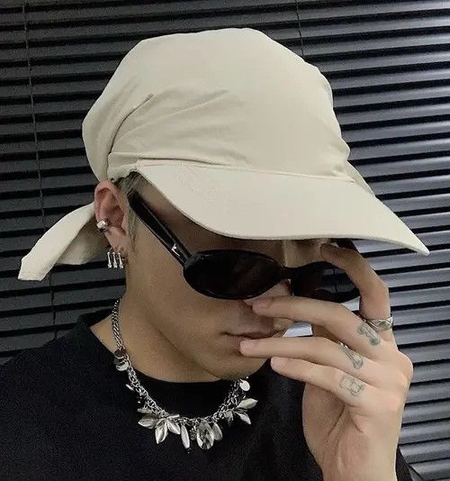Japanese Brand Avant garde fashion multi-style handkerchief cap hat Size ONE SIZE - 4 Thumbnail