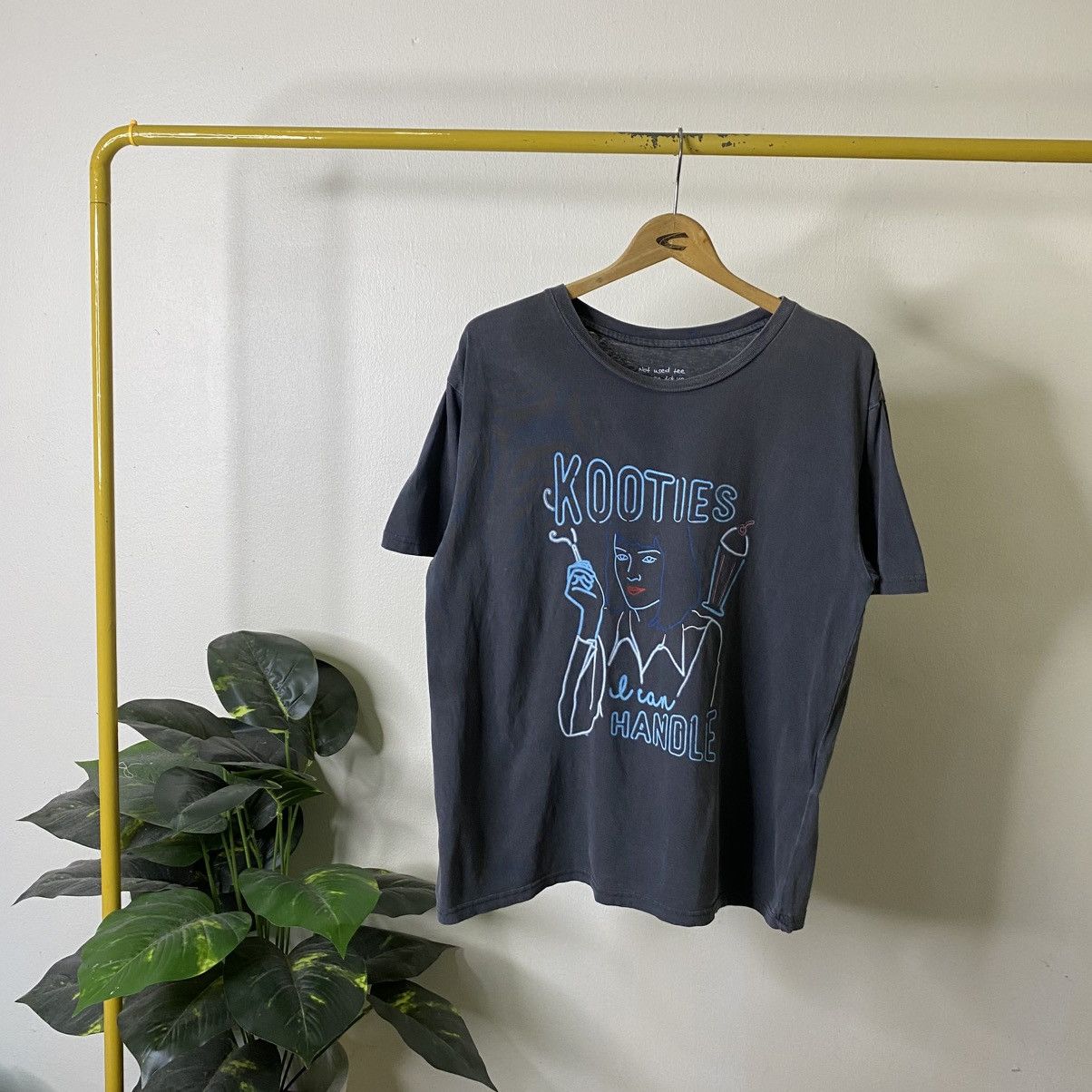 Japanese Brand Niko And ... x Pulp Fiction Movie Collaboration Tee Size US L / EU 52-54 / 3 - 1 Thumbnail
