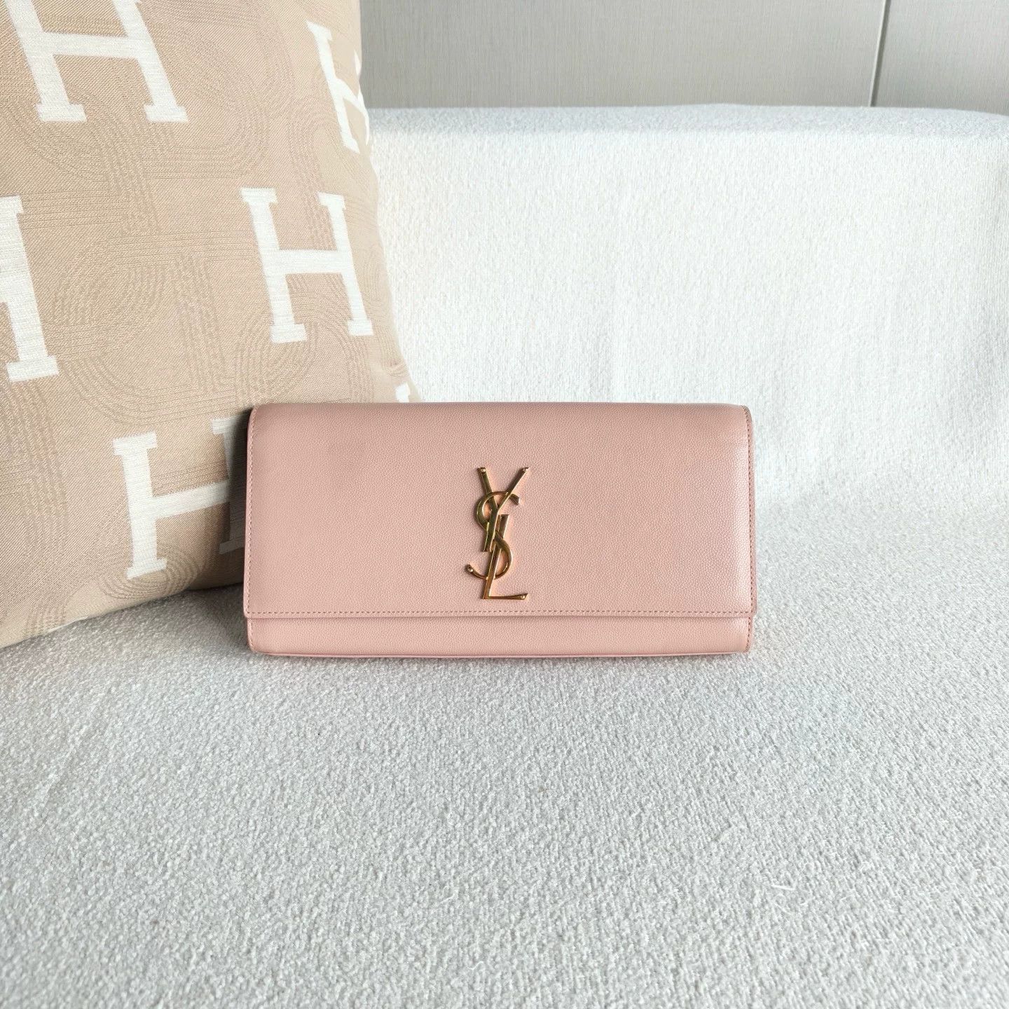Saint Laurent Paris Pre-loved Bag Very good condition Size ONE SIZE - 1 Thumbnail