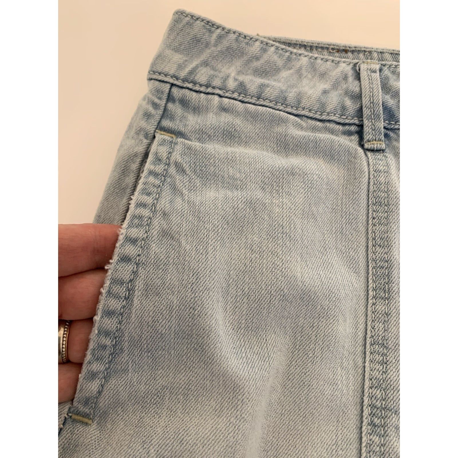American Eagle Outfitters VINTAGE 6 American Eagle Outfitters Light Wash Button Front Jean Skirt Denim Frayed Hem Size 28" / US 6 / IT 42 - 5 Thumbnail