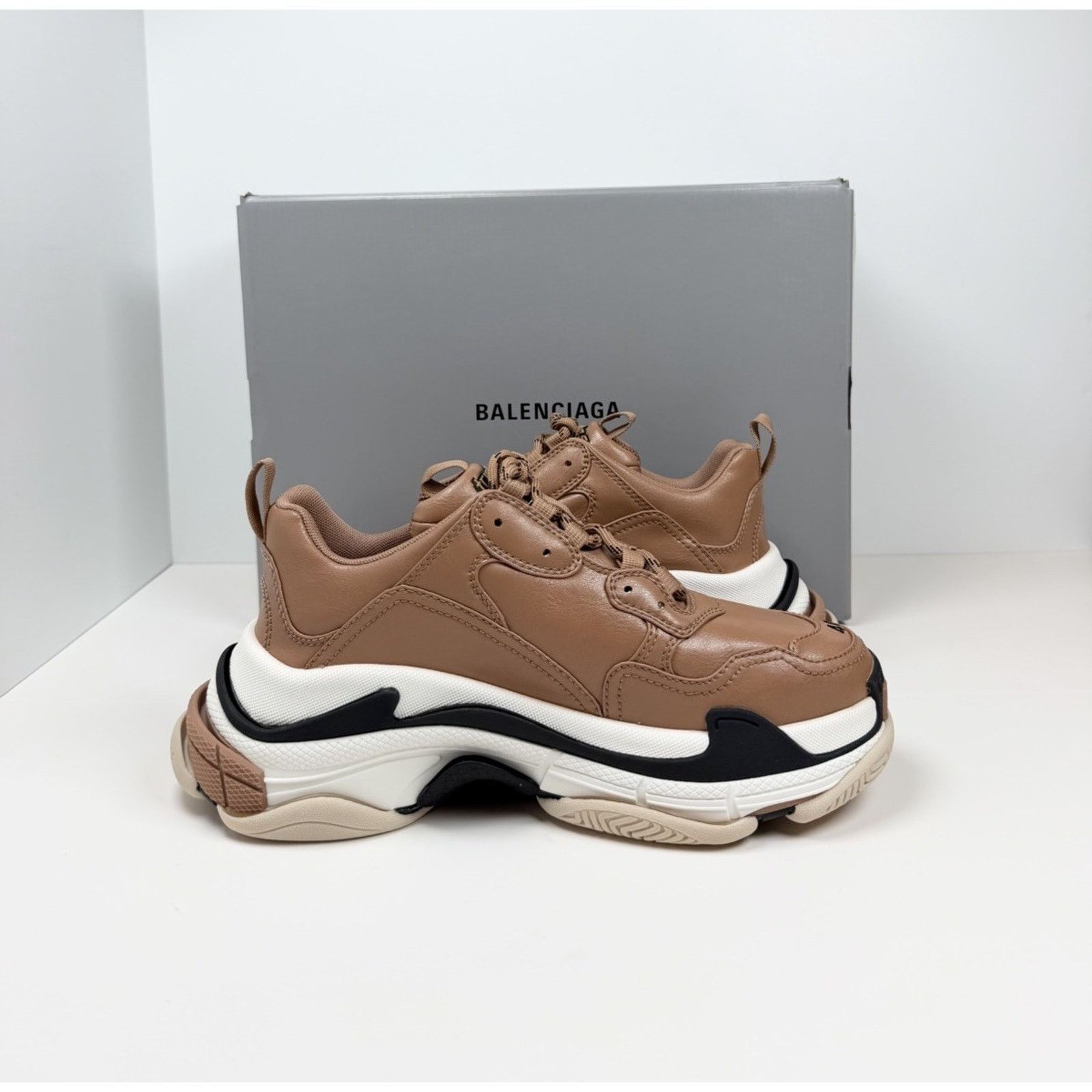 Balenciaga Size 40EU/7US- Balenciaga Triple S Sneaker NEW Size US 7 / EU 40 - 5 Thumbnail