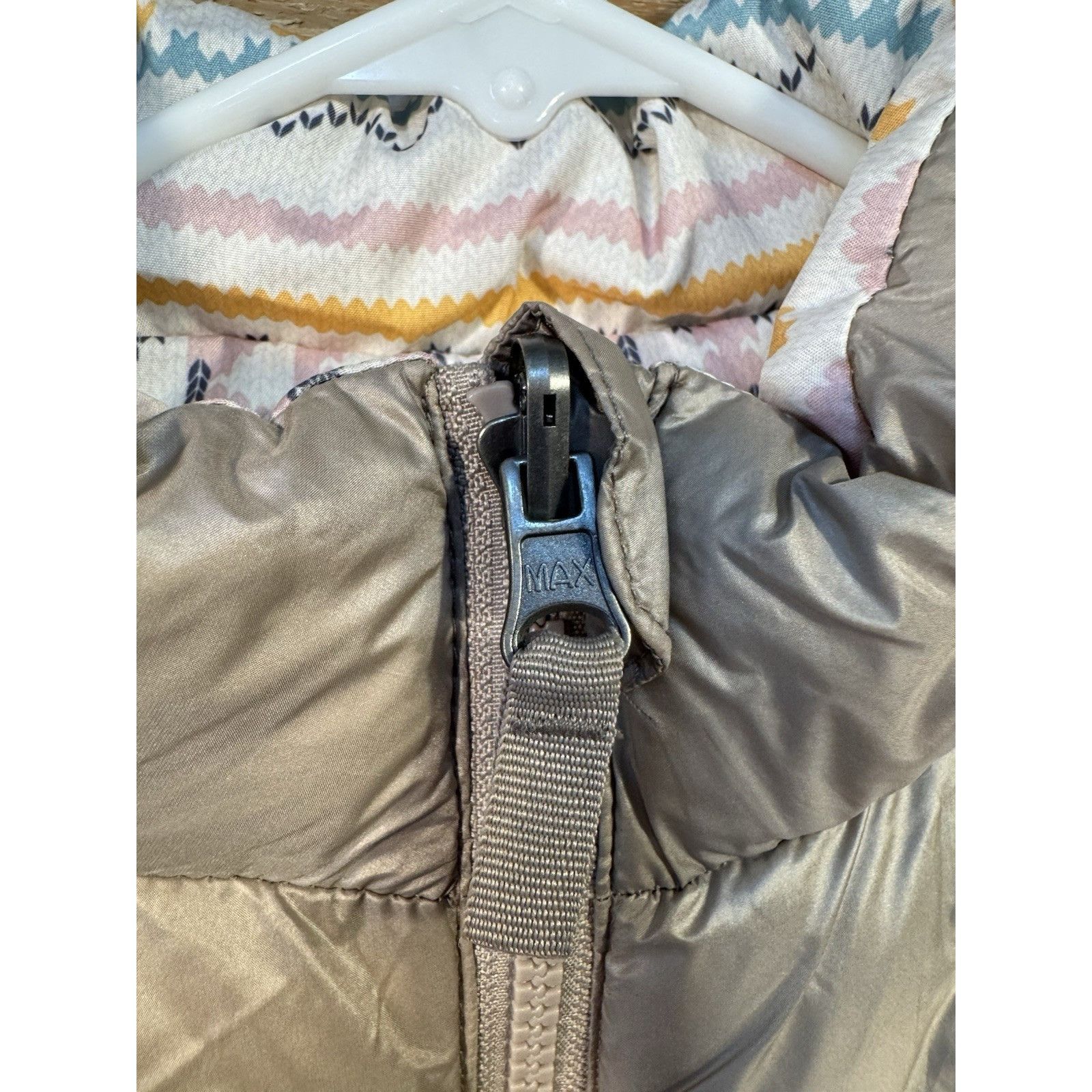 Other Swiss Tech Reversible Tan White Puffer Puffy Vest Girls Larg Size L / US 10 / IT 46 - 2 Thumbnail