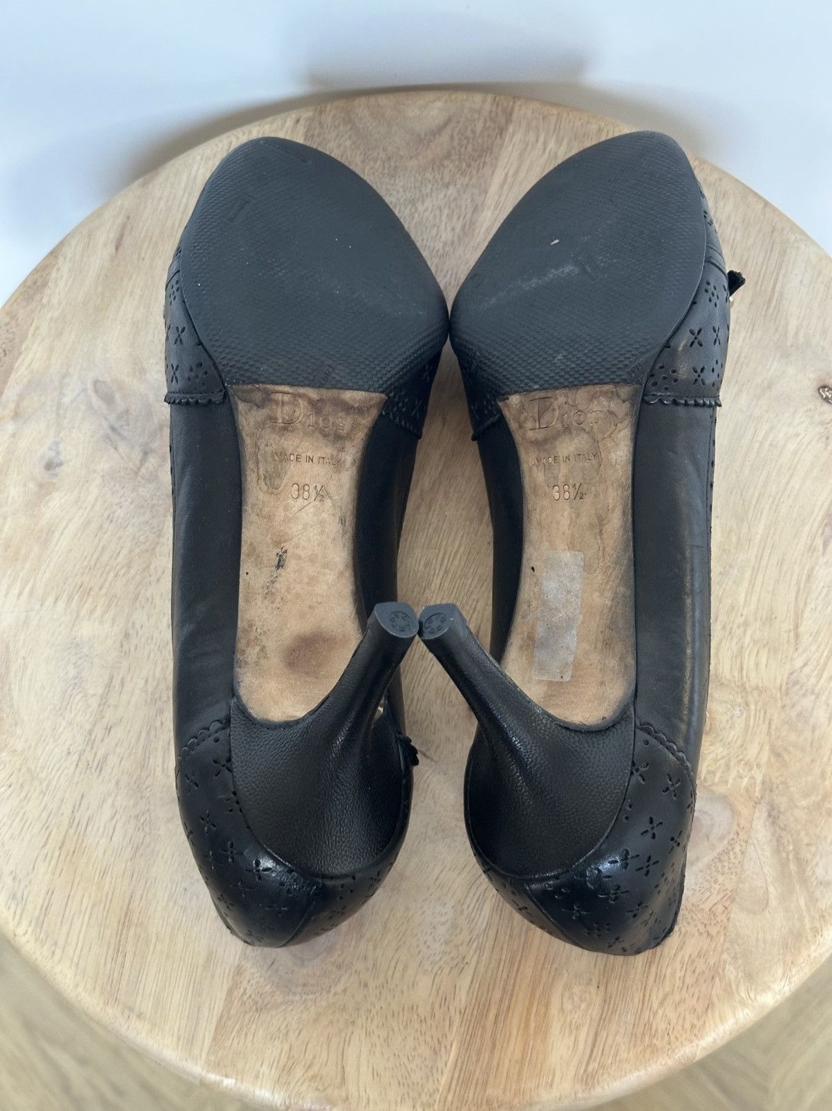 Dior Christian Dior Black Leather Heeled Pumps with Logo Charm Size US 7.5 / IT 37.5 - 9 Thumbnail