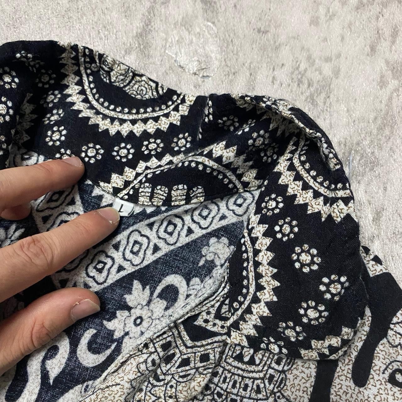 Other Black and white elephant pattern button-up shirt Size US L / EU 52-54 / 3 - 3 Thumbnail