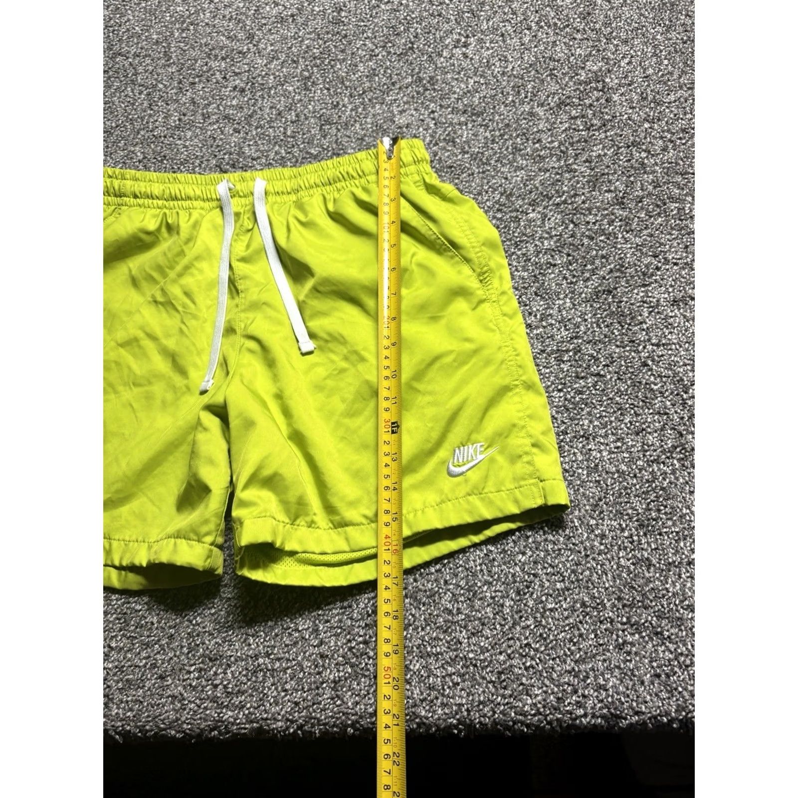 Nike Nike Woven Flow Shorts Mens Large Neon Green 5" AR2382 Athletic Pockets Drawstring Back Pocket Size US 33 - 5 Thumbnail