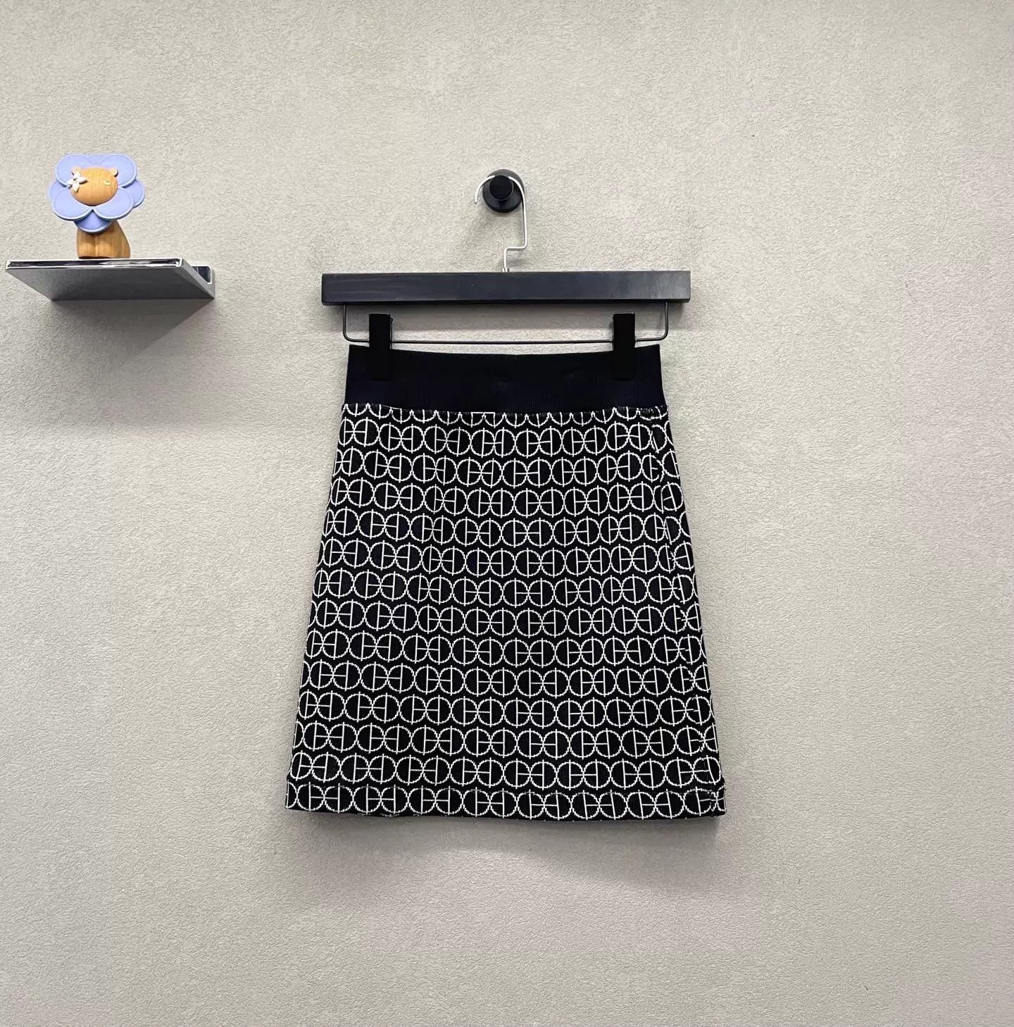 Hermes HERMES Women's Black & White Knit Skirt Size 34 Size 25" / US 0 / IT 36 - 1 Thumbnail