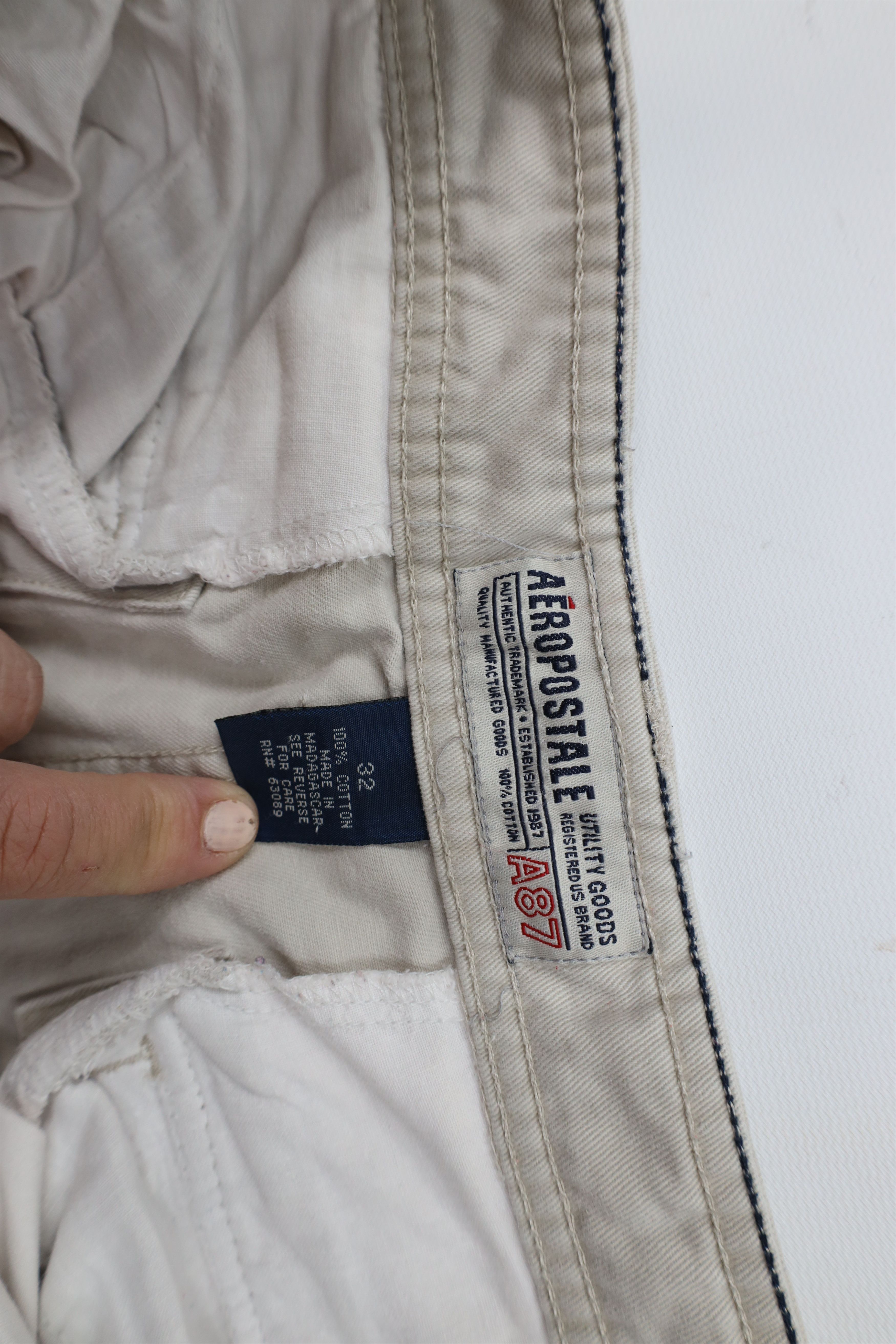 Aeropostale × Vintage Vintage 90s Y2K Aeropostale Heavyweight Cargo Shorts Beige Size US 32 / EU 48 - 7 Thumbnail