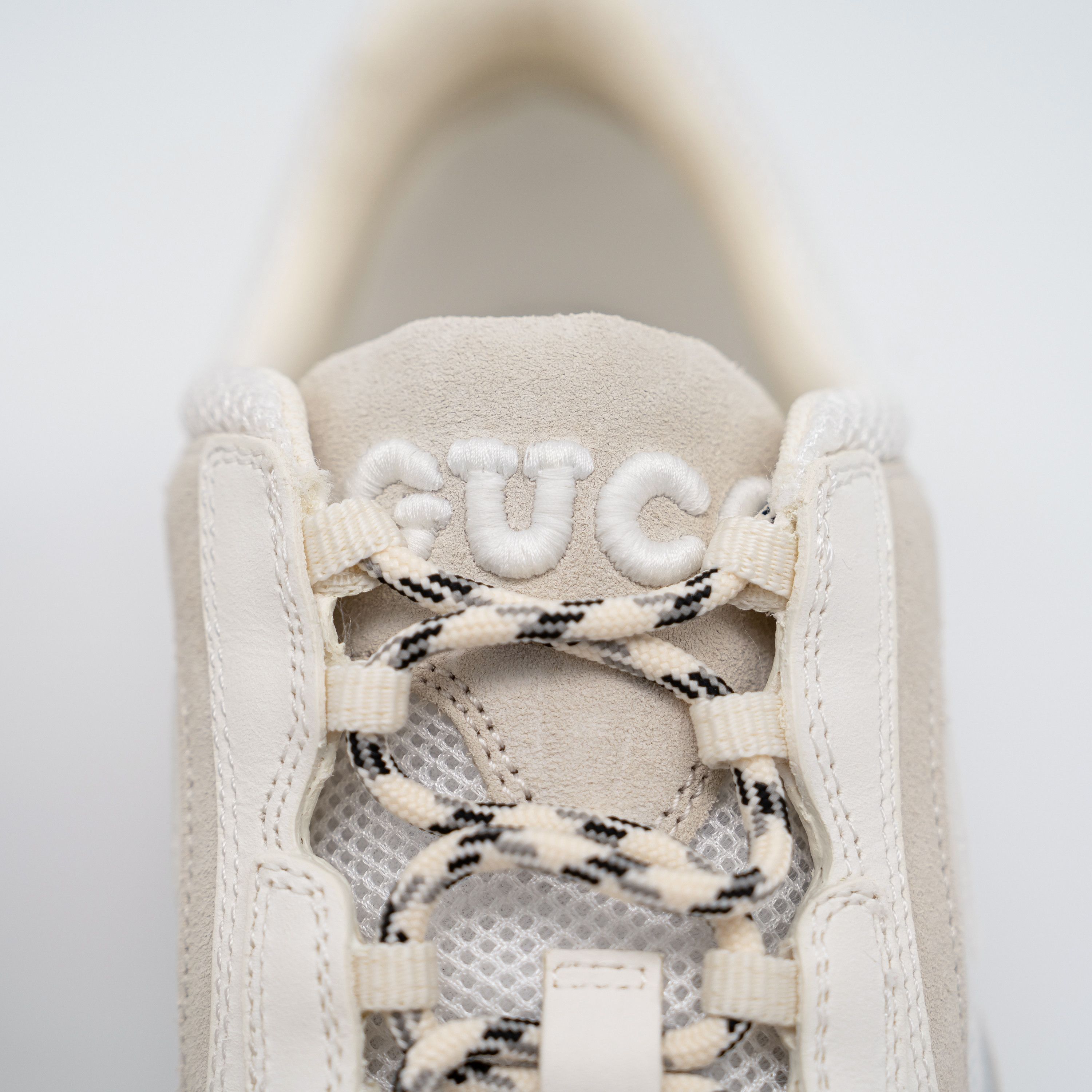 Gucci 11.5G 12 us Gucci Run Suede Sneakers White Cream Size US 12 / EU 45 - 8 Thumbnail