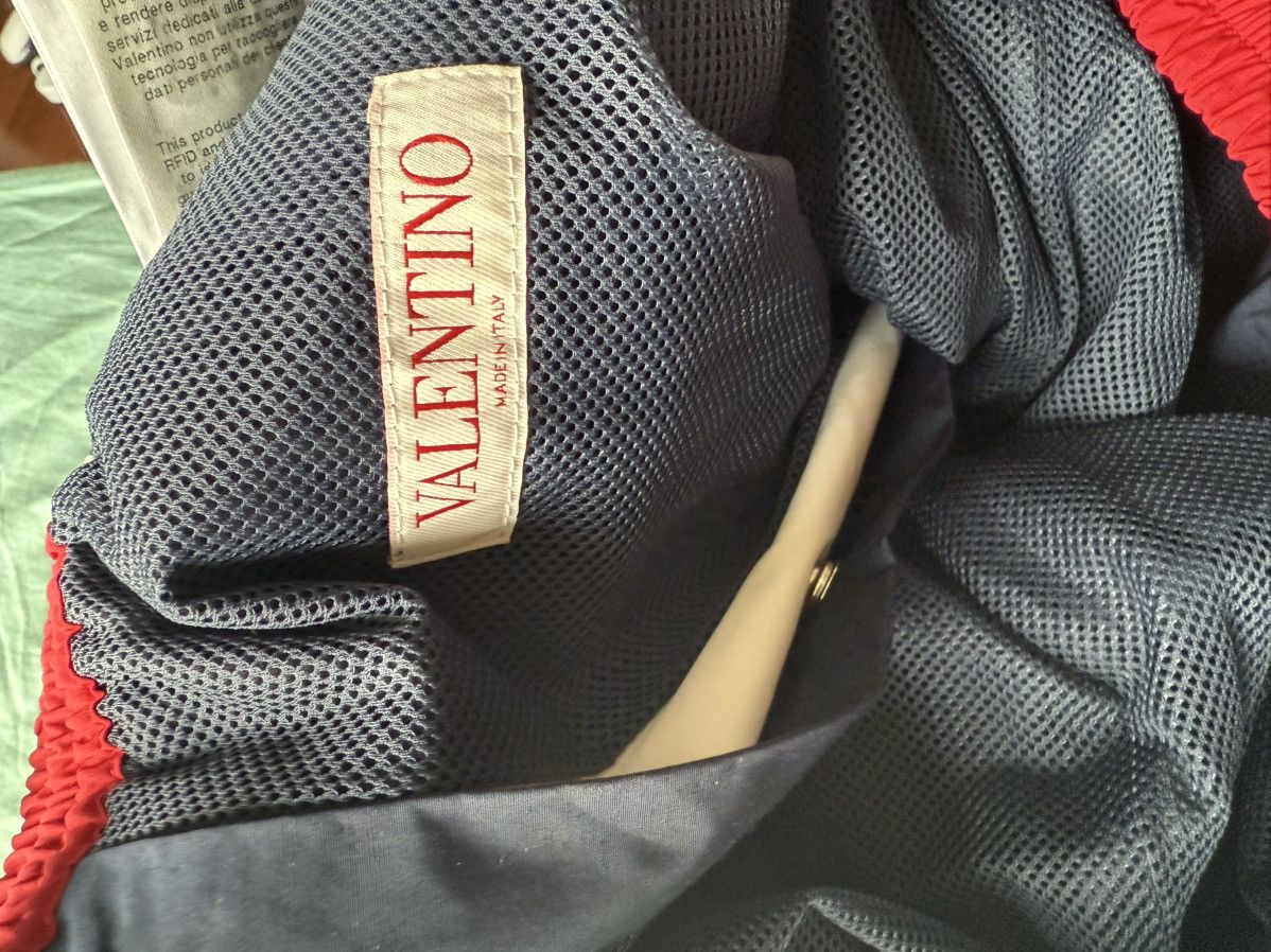 Valentino Track pants size 46 Size US 30 / EU 46 - 14 Thumbnail
